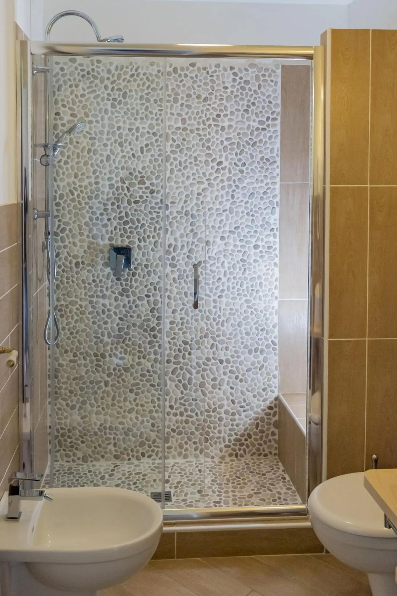 Shower in Hotel Palau