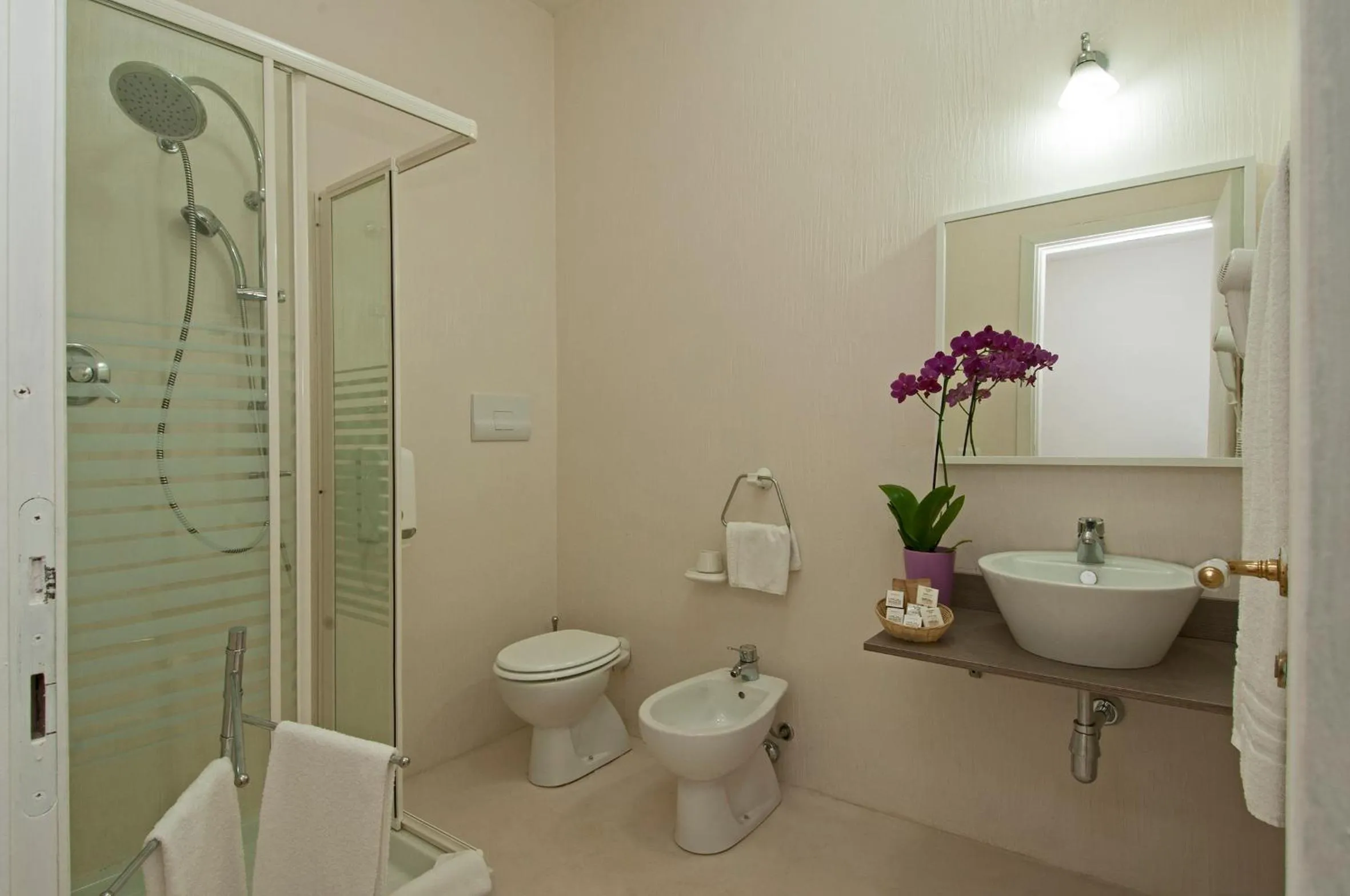 Bathroom in Hotel Palau