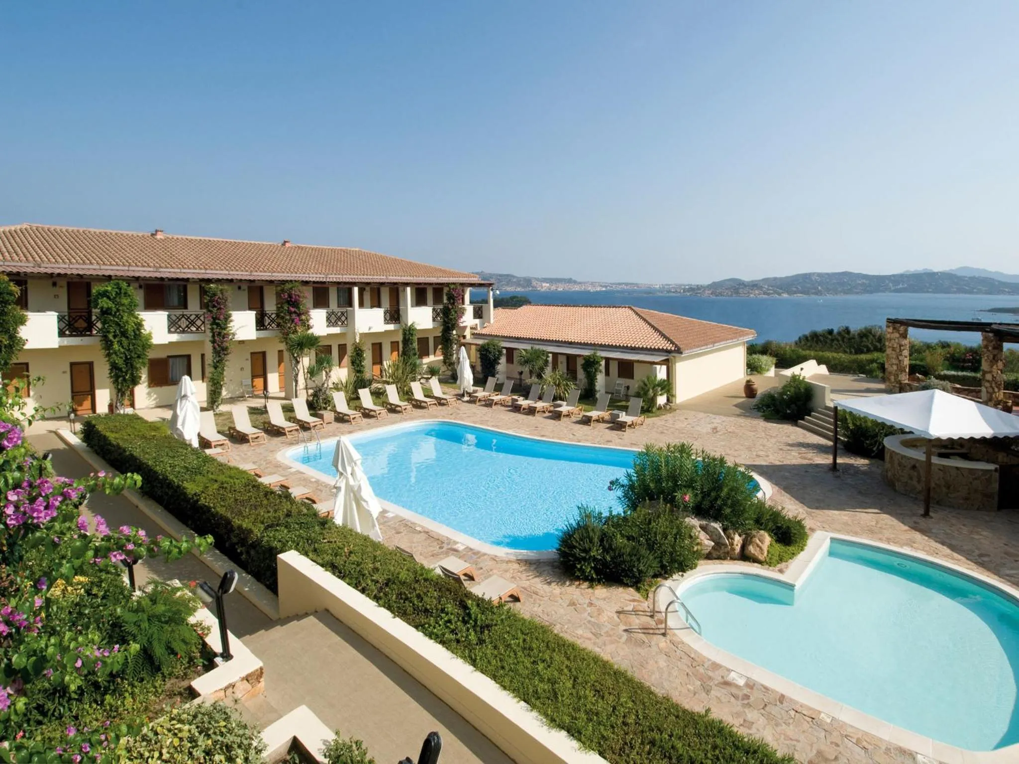 Swimming pool in Hotel Palau