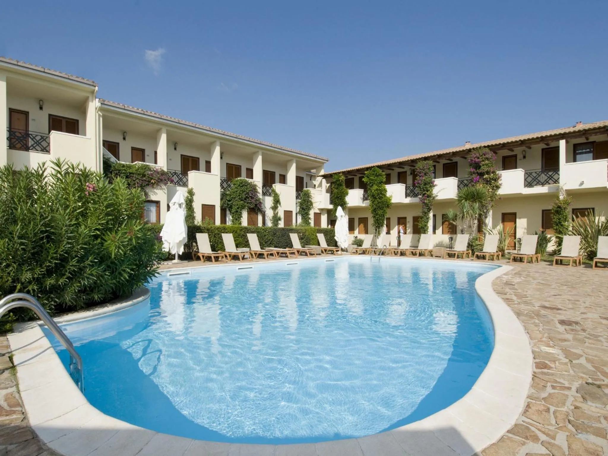 Swimming pool in Hotel Palau