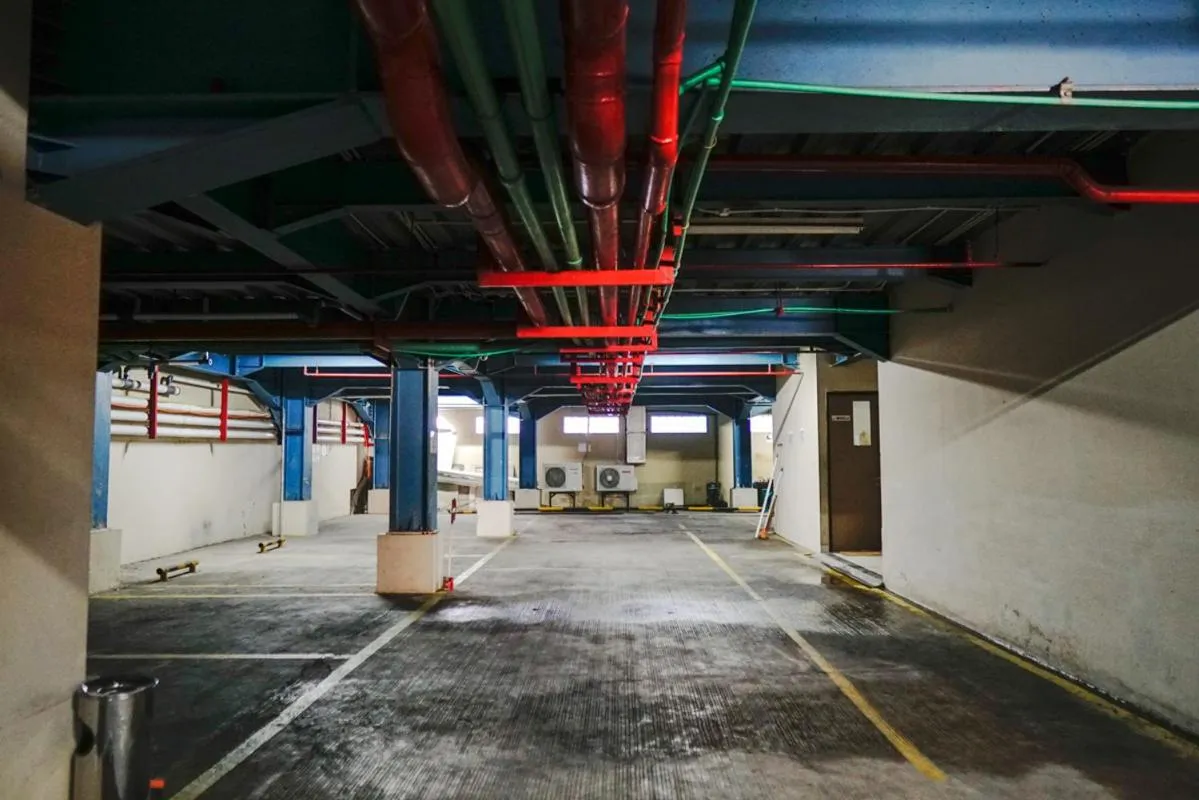 Empress Hotel Makassar City Center by LIFE