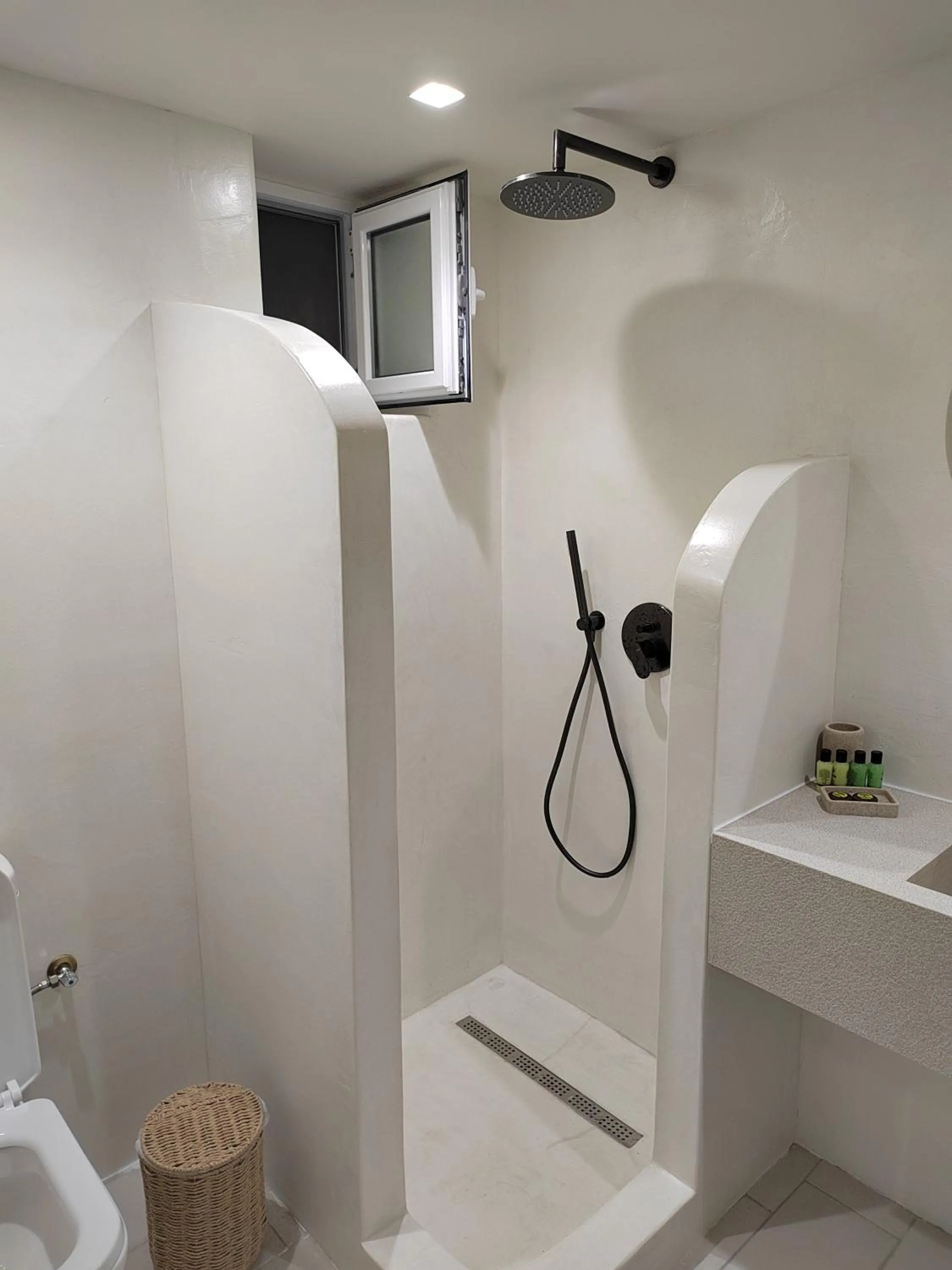 Budget Double Room - single occupancy in Yasemi