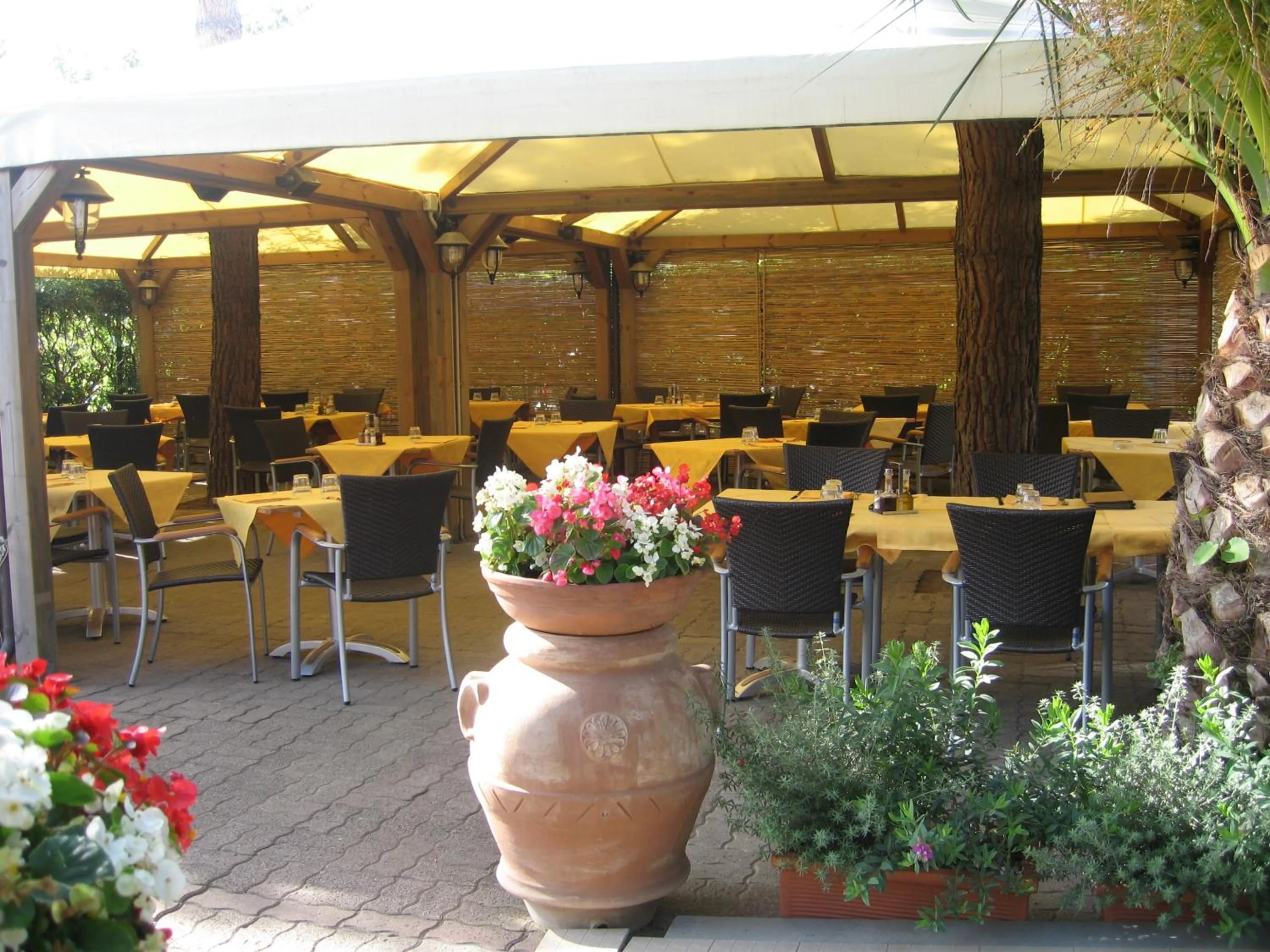 Restaurant/places to eat in Hotel Residence La Ventola