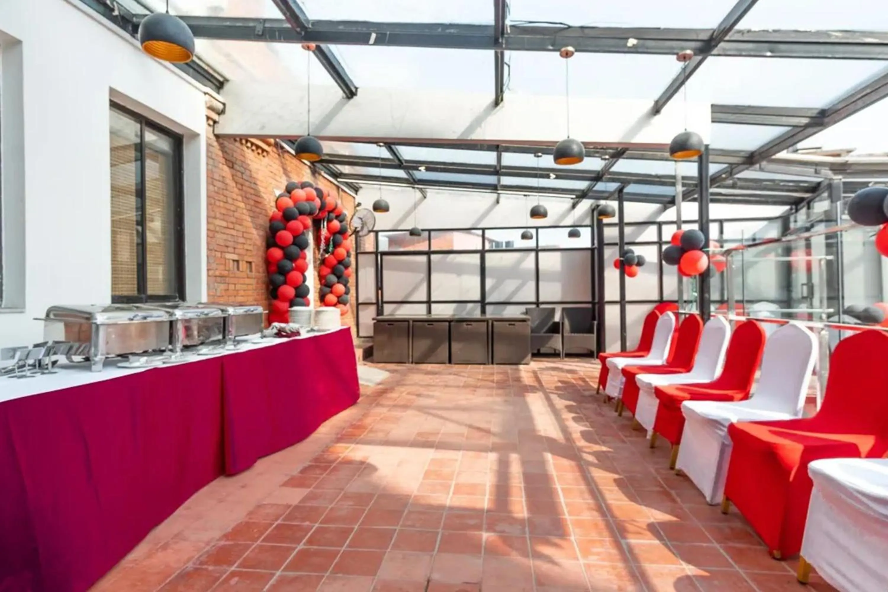 Restaurant/places to eat in Mahabir Palace