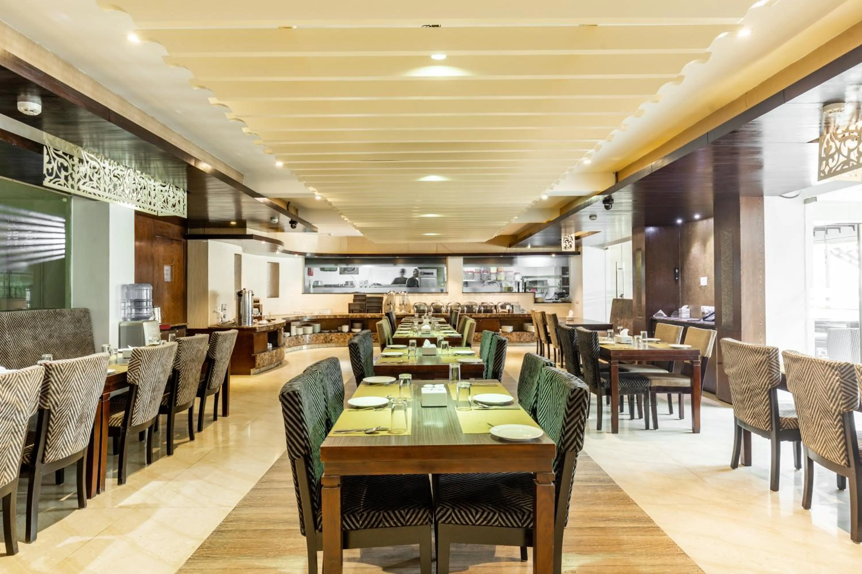 Restaurant/places to eat in Mahabir Palace