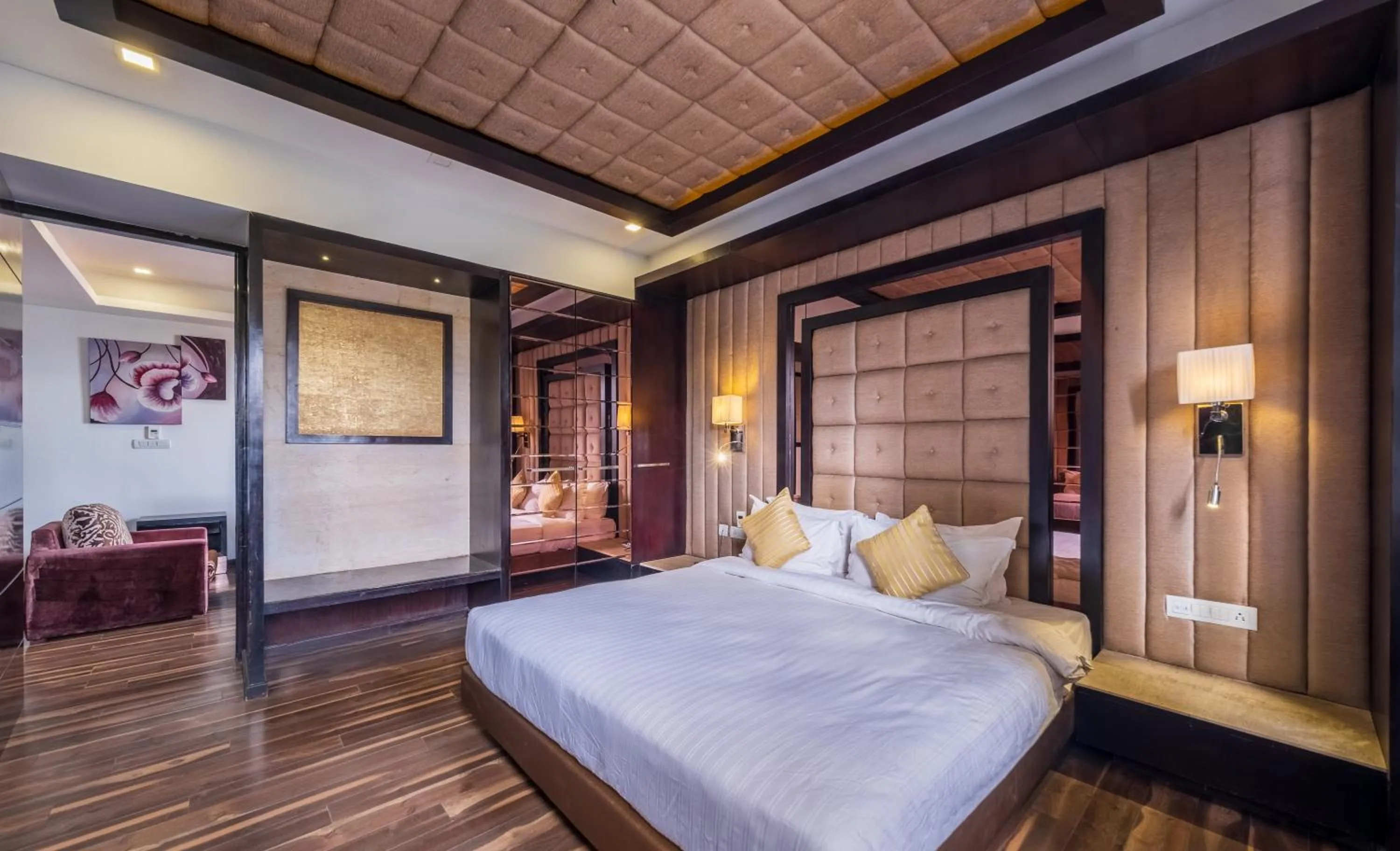 Bed in Mahabir Palace