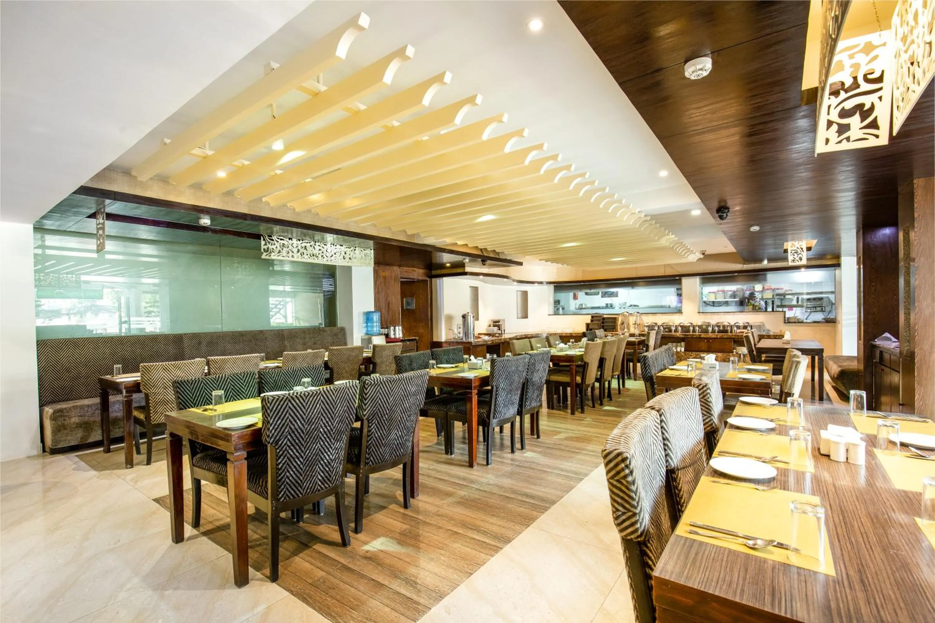 Restaurant/places to eat in Mahabir Palace