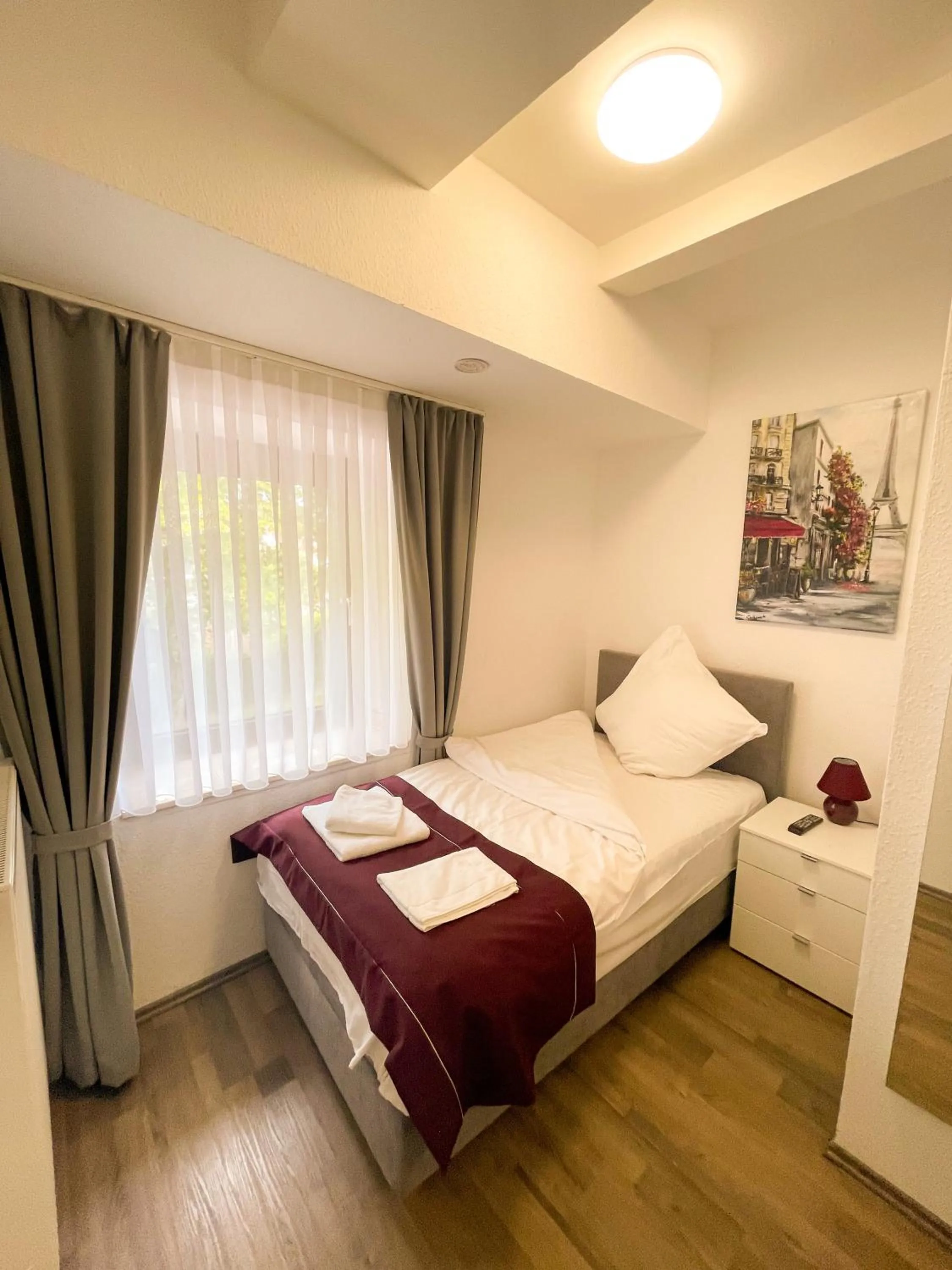 Photo of the whole room, Bed in Hotel Kronenkurve