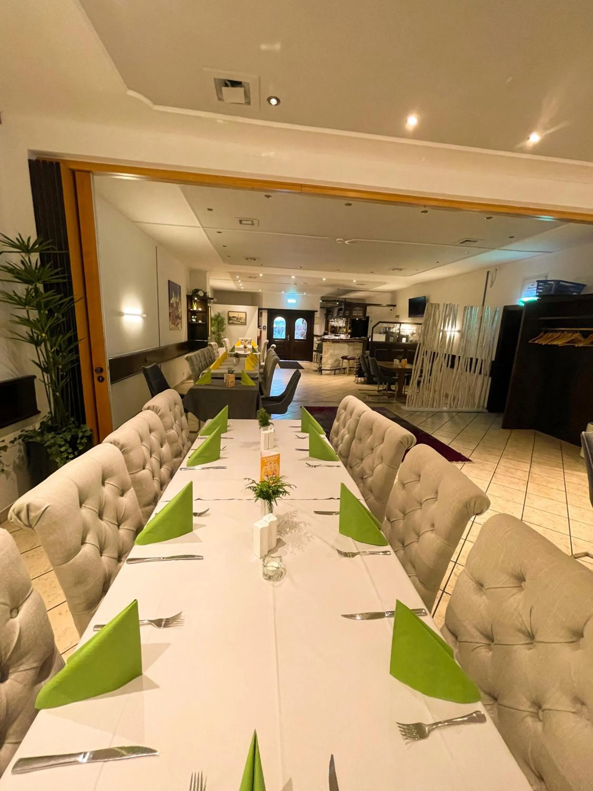 Restaurant/places to eat in Hotel Kronenkurve