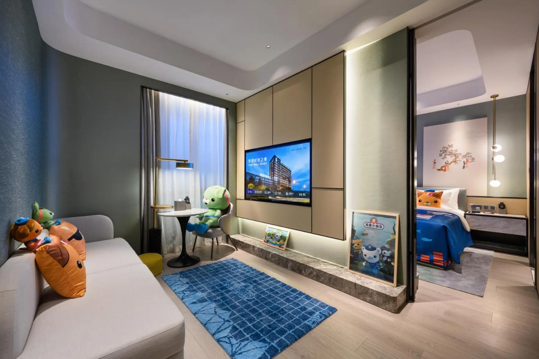 Photo of the whole room, Bed in Novotel Shanghai Caohejing