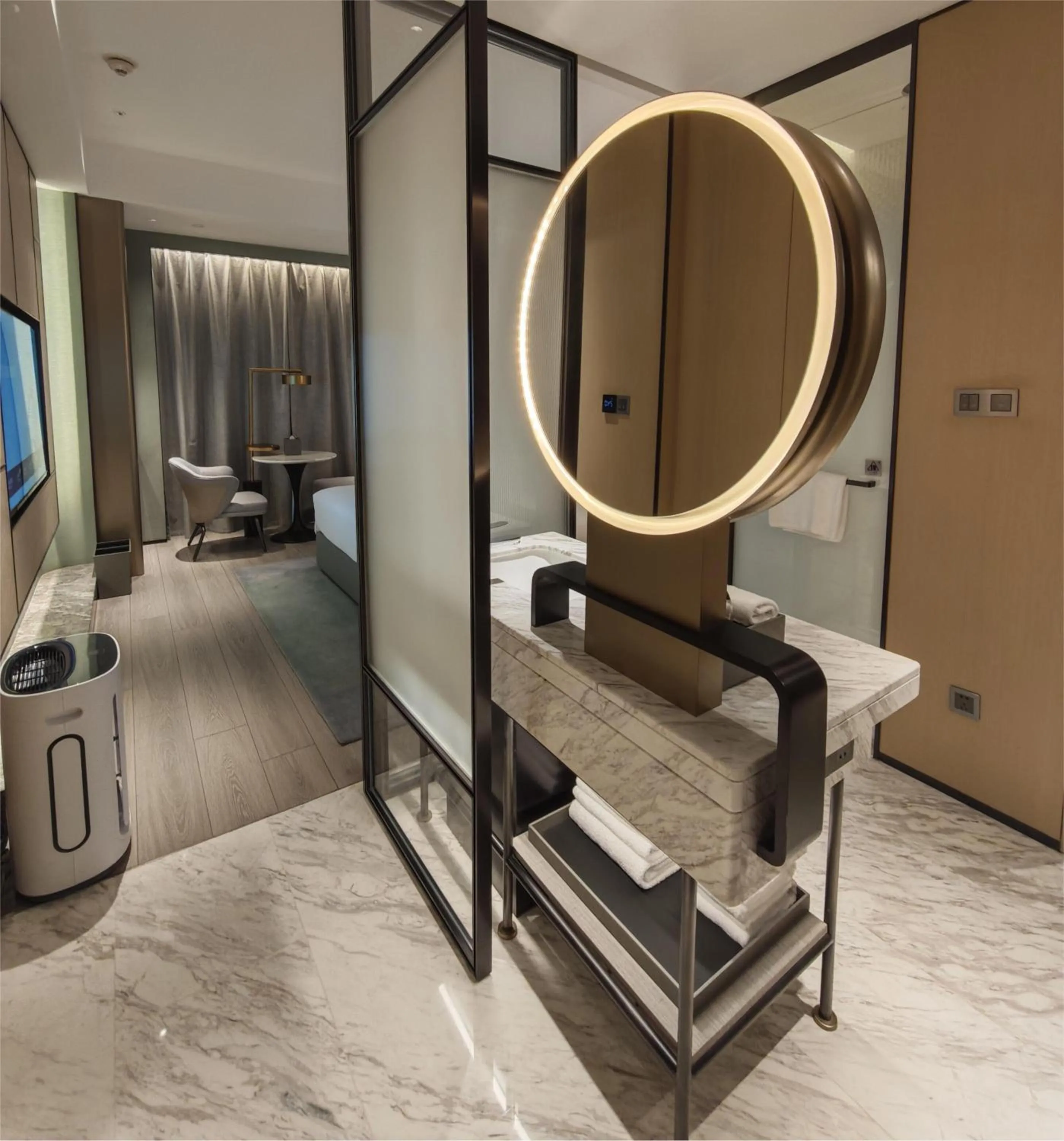 Photo of the whole room, Bed in Novotel Shanghai Caohejing