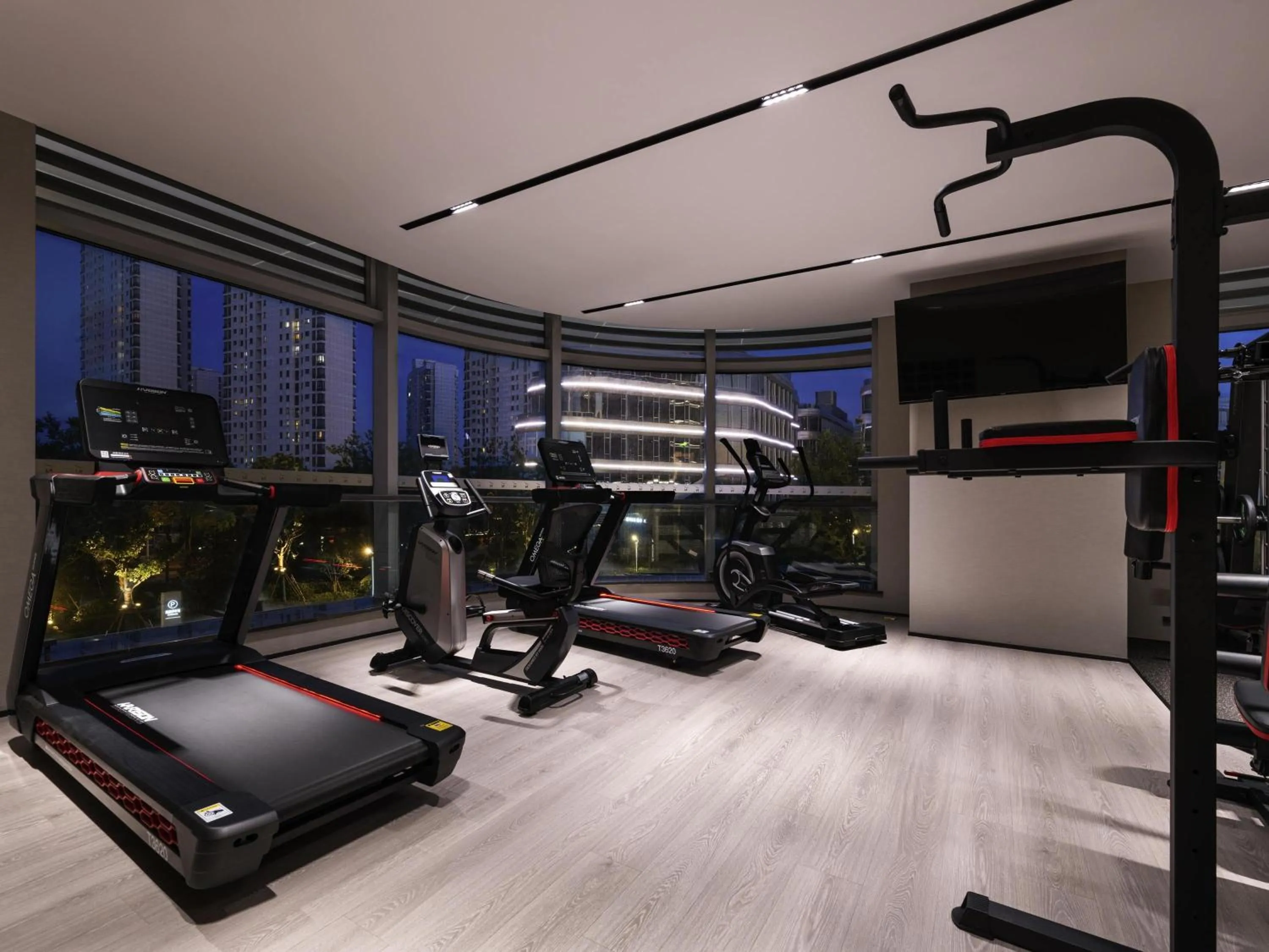 Fitness centre/facilities in Novotel Shanghai Caohejing