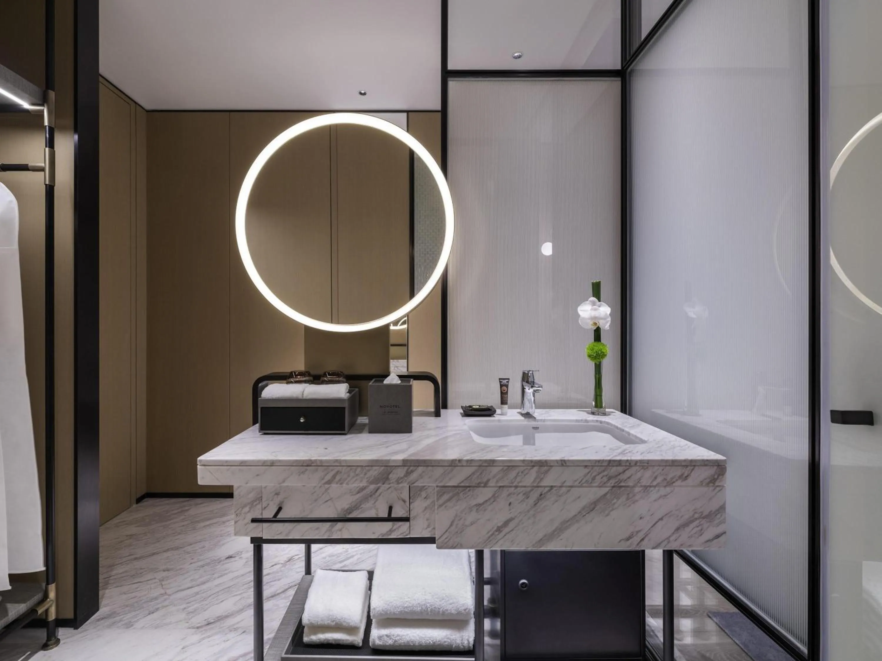 Bedroom in Novotel Shanghai Caohejing