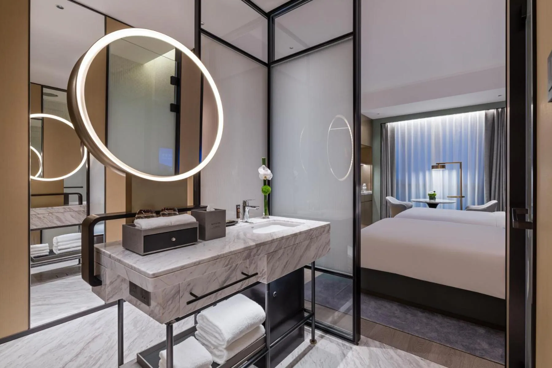 Photo of the whole room, Bed in Novotel Shanghai Caohejing