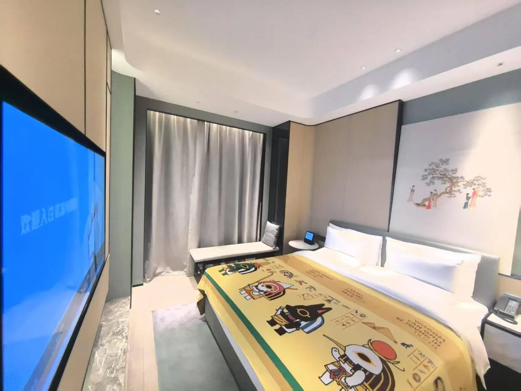 Photo of the whole room, Bed in Novotel Shanghai Caohejing