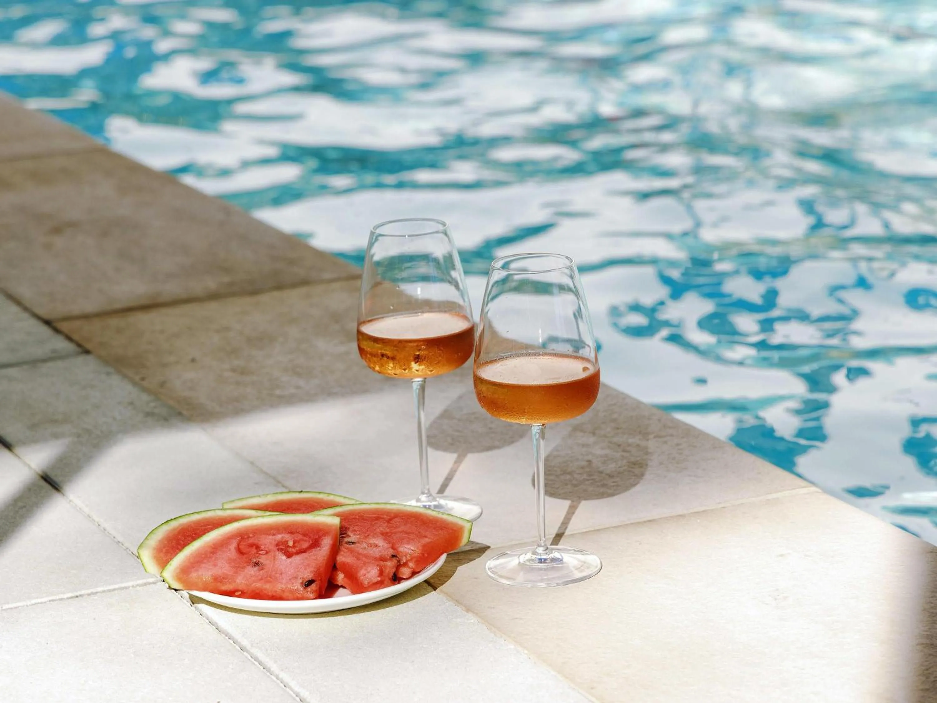 Lounge or bar in ibis Styles La Rochelle Centre Gare