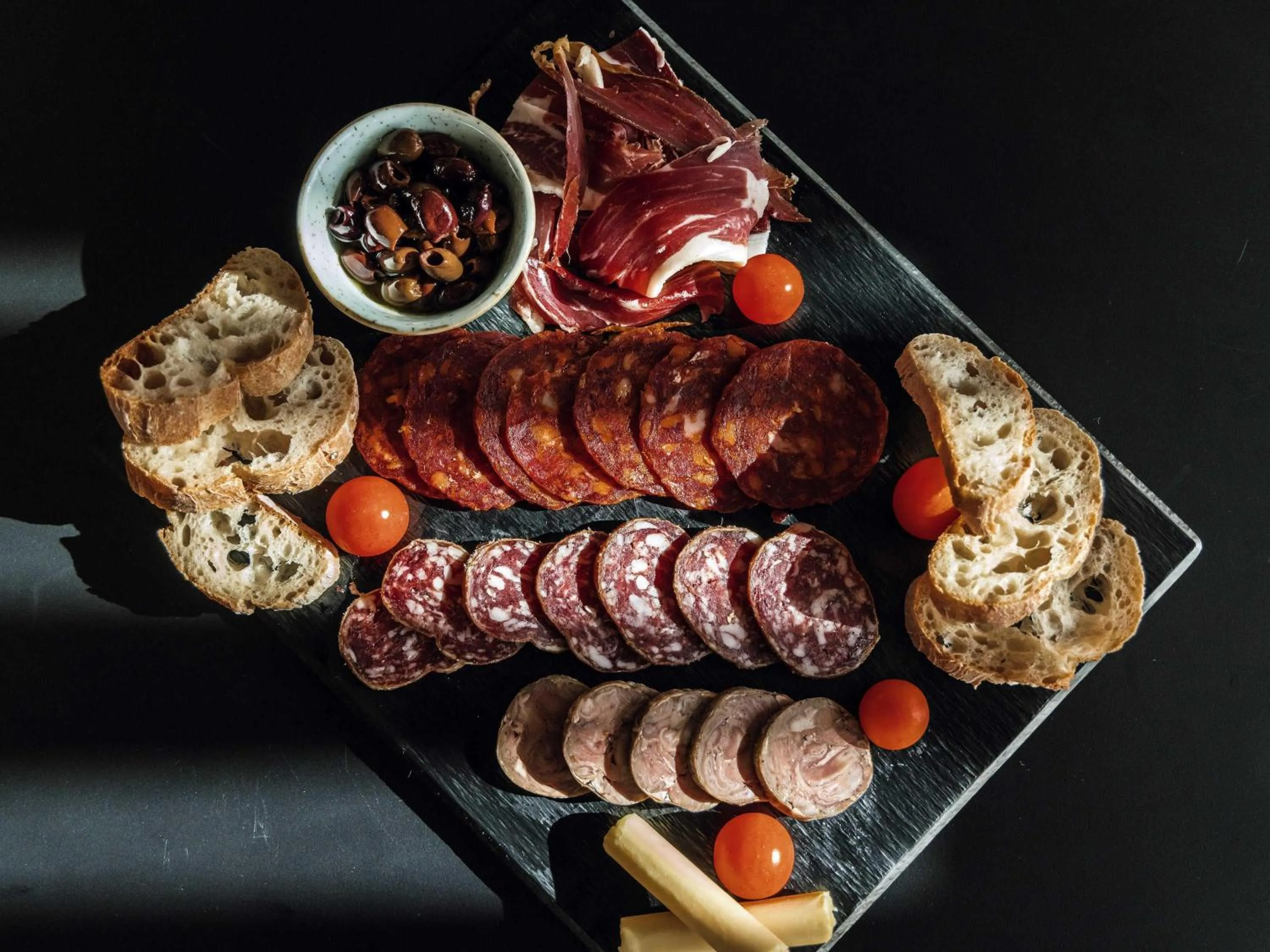 Lounge or bar in ibis Styles La Rochelle Centre Gare