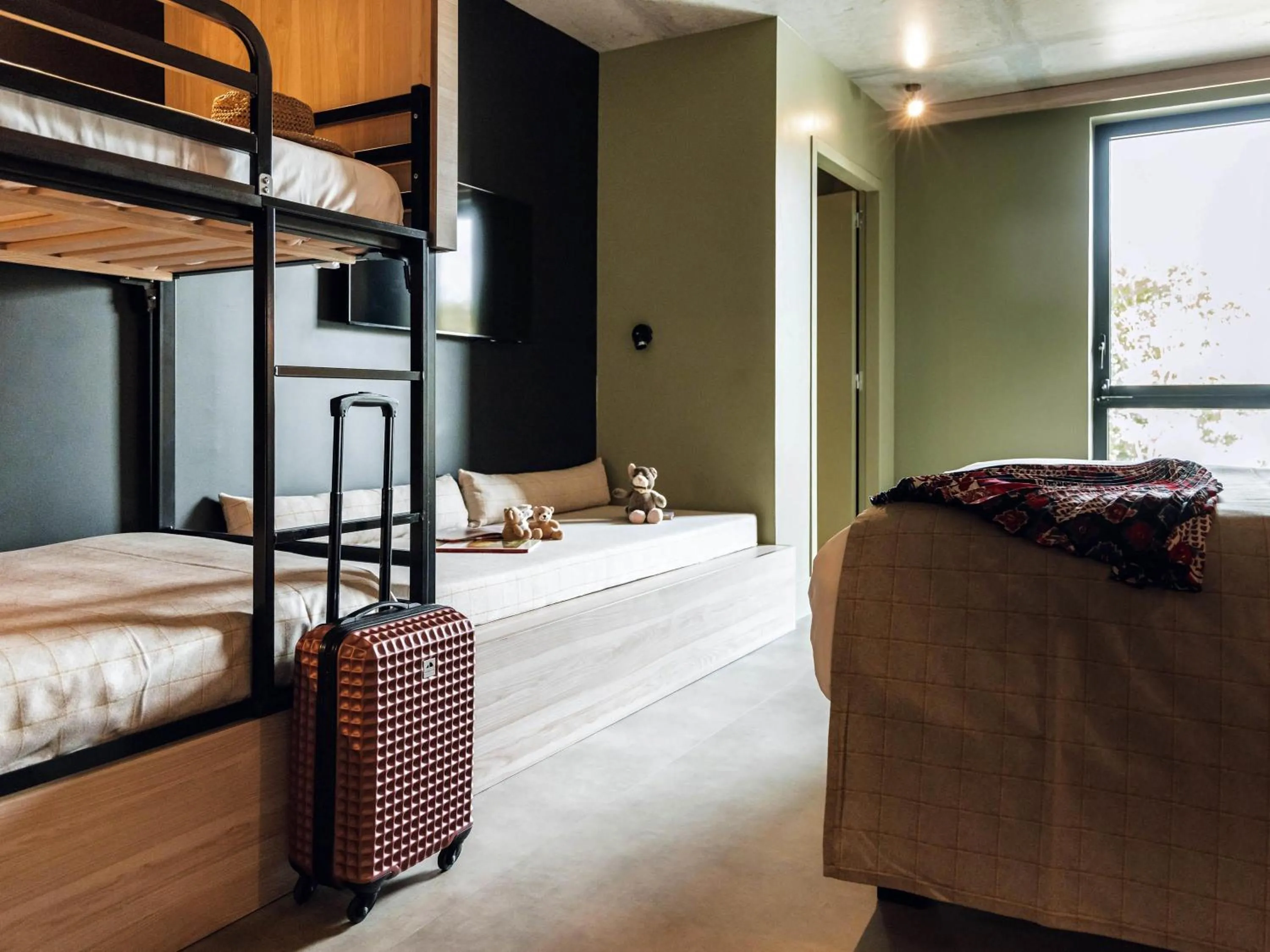 Bedroom, Bed in ibis Styles La Rochelle Centre Gare