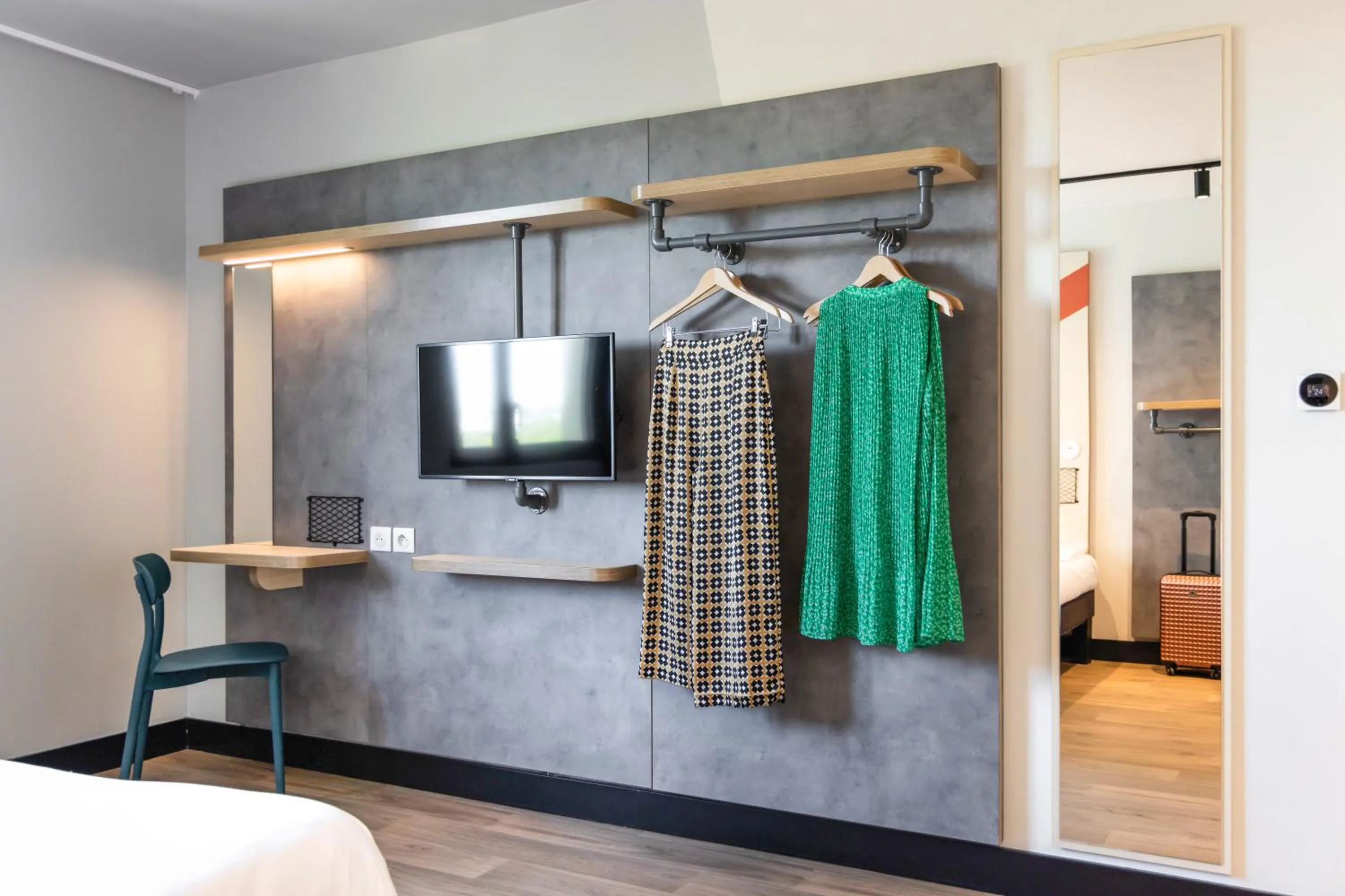 Photo of the whole room, Bed in ibis Budget La Rochelle Centre gare