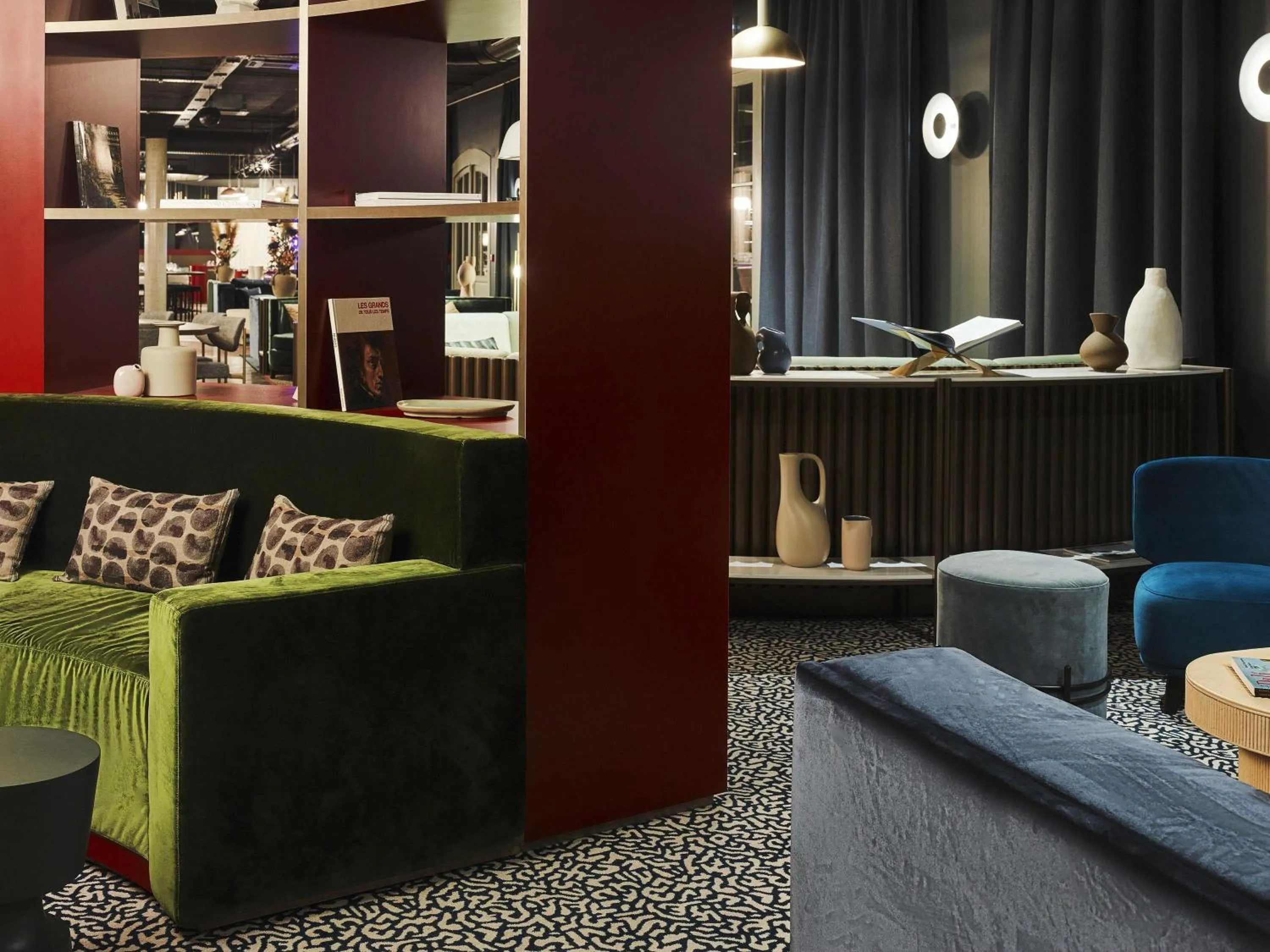 Lounge or bar in Mercure Hôtel Le Touquet