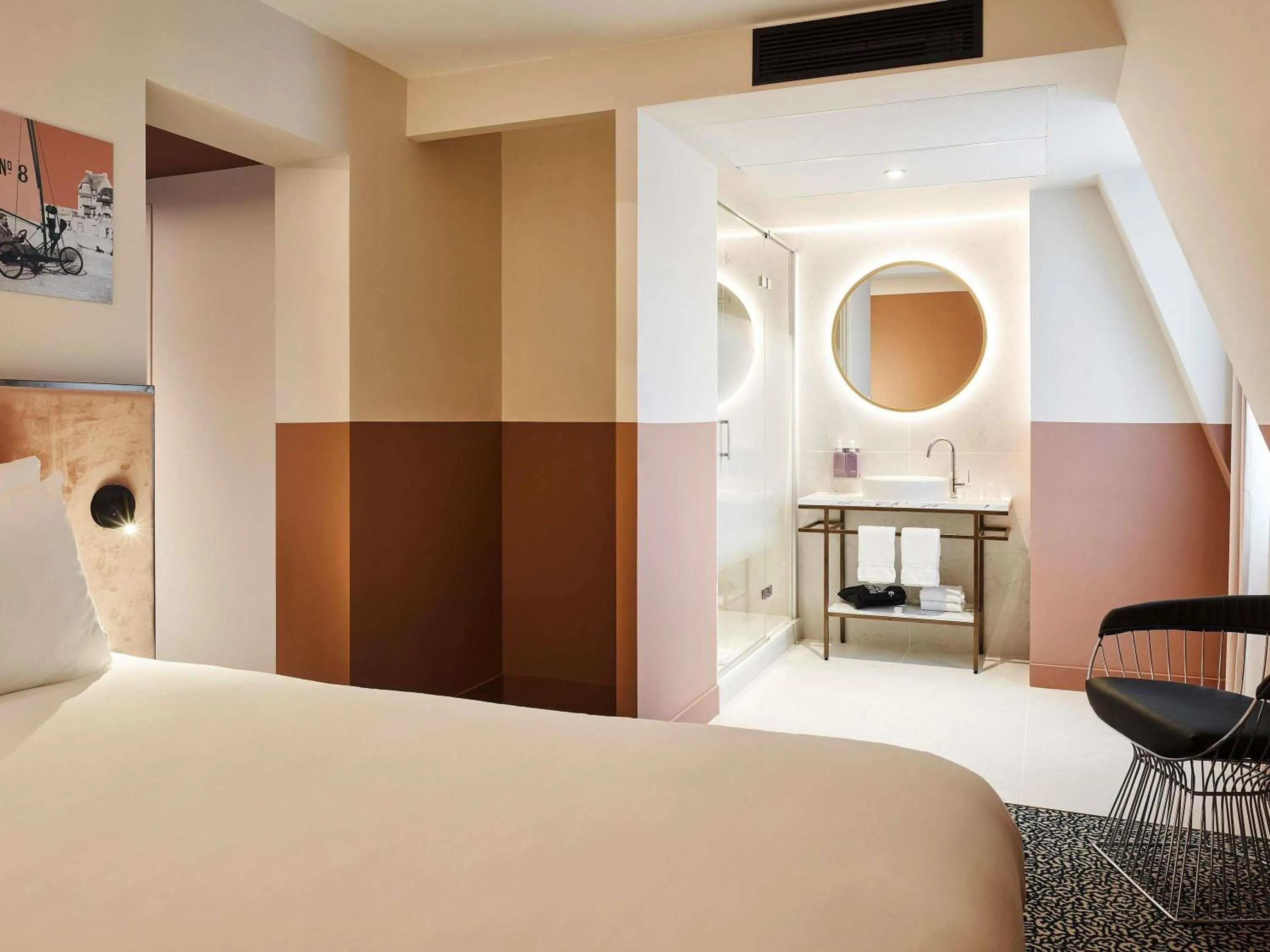 Bedroom, Bed in TRIBE Hôtel Le Touquet