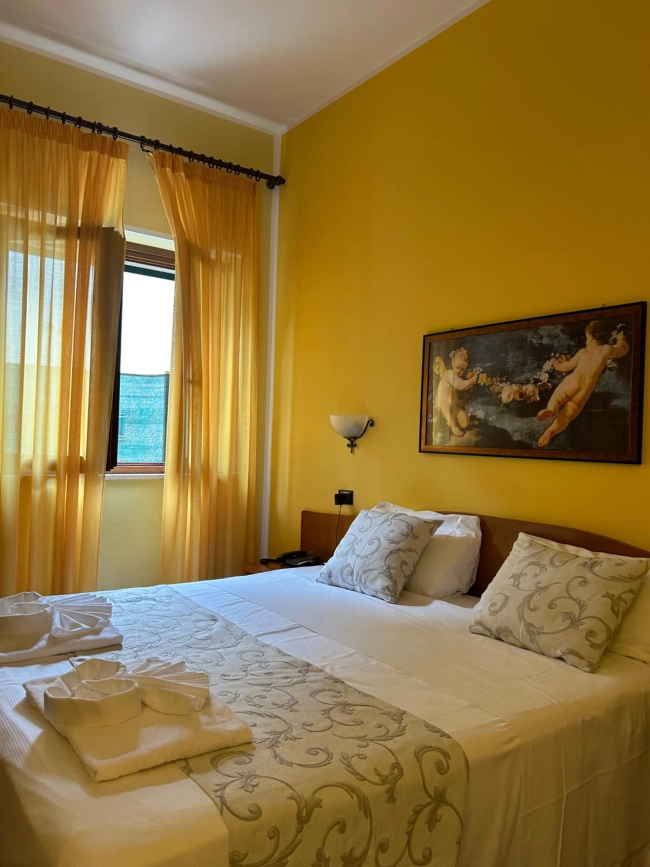 Photo of the whole room, Bed in Hotel Duca Della Corgna