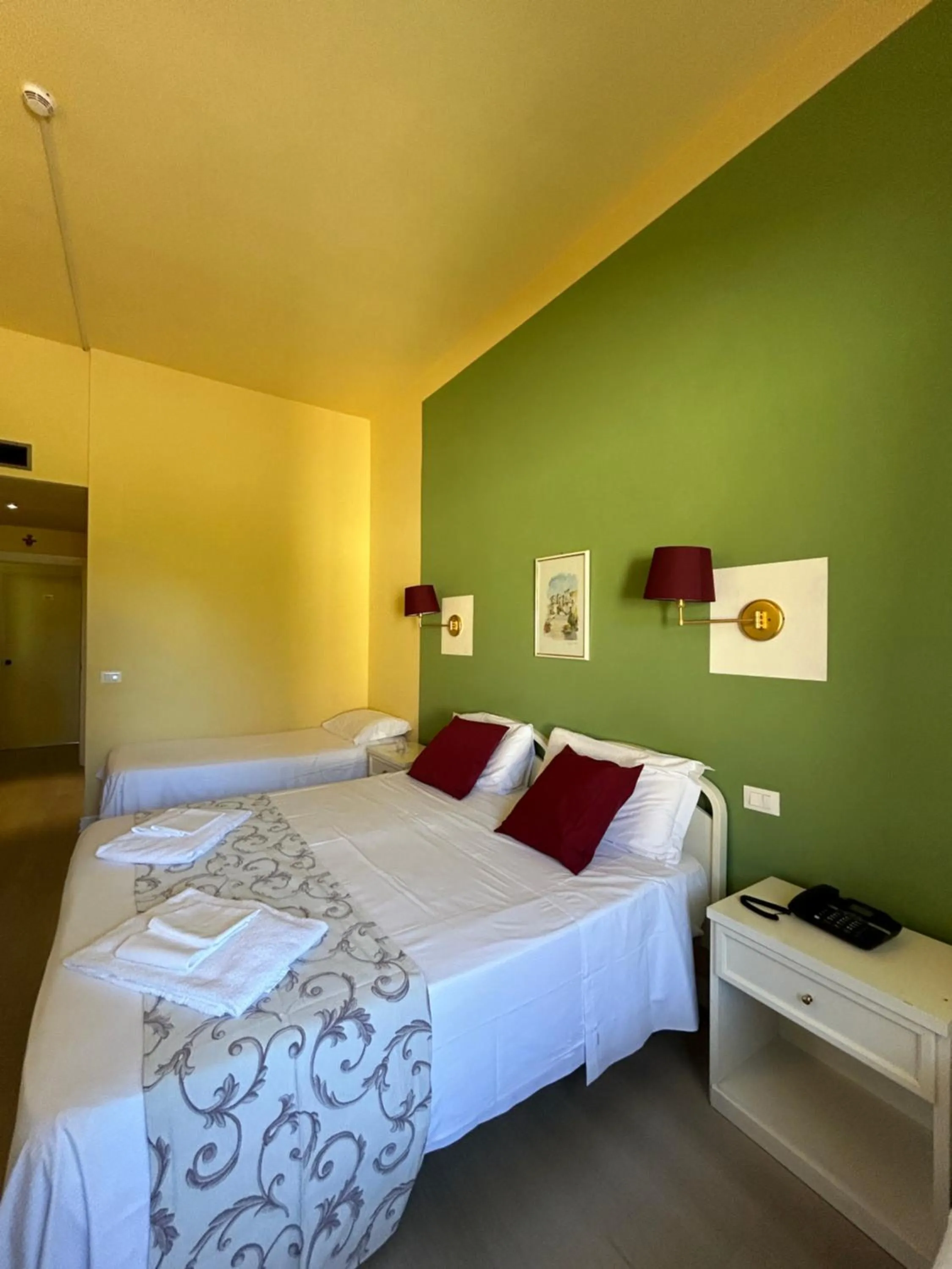 Bedroom, Bed in Hotel Duca Della Corgna