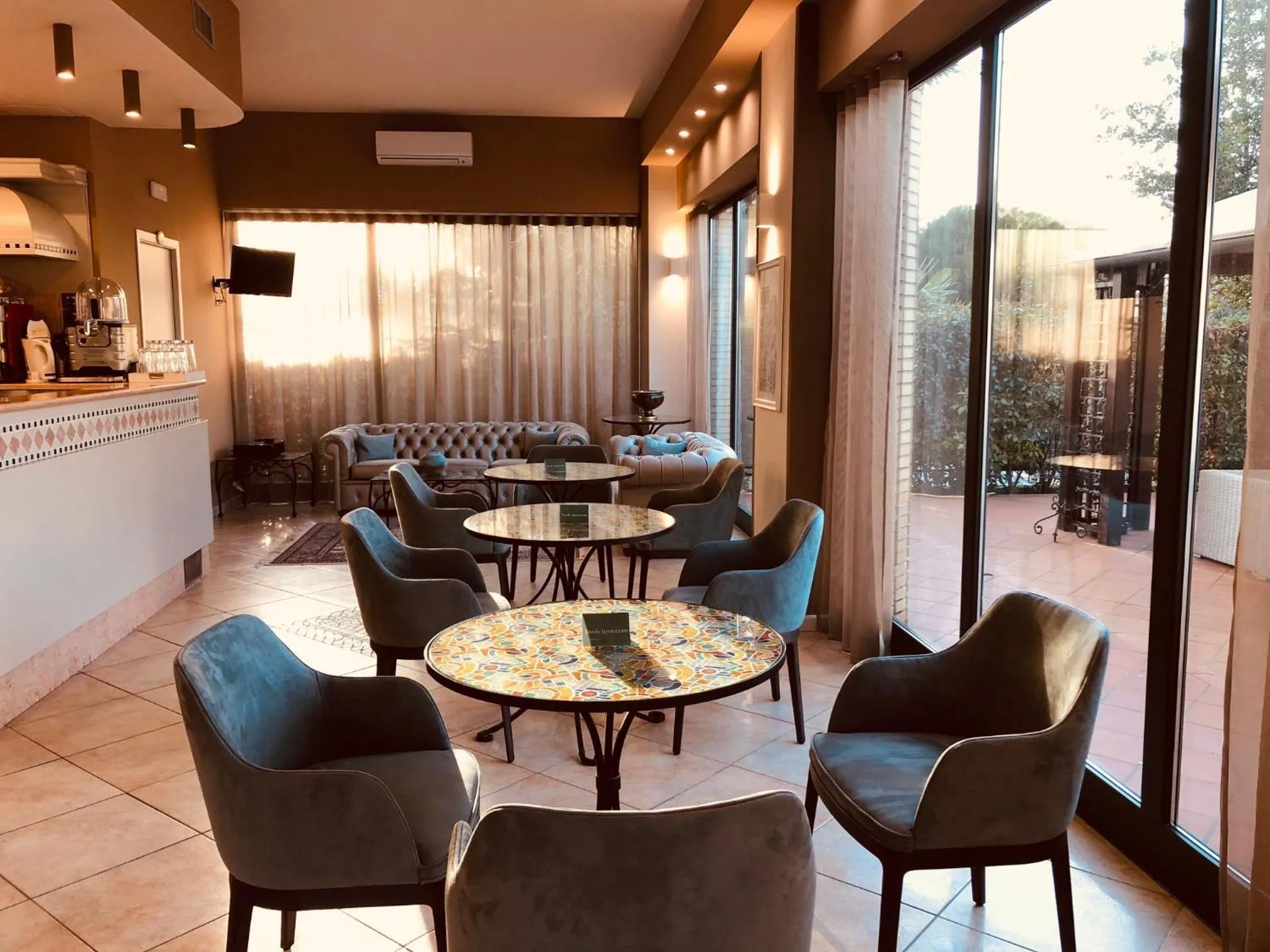 Communal lounge/ TV room in Hotel Duca Della Corgna