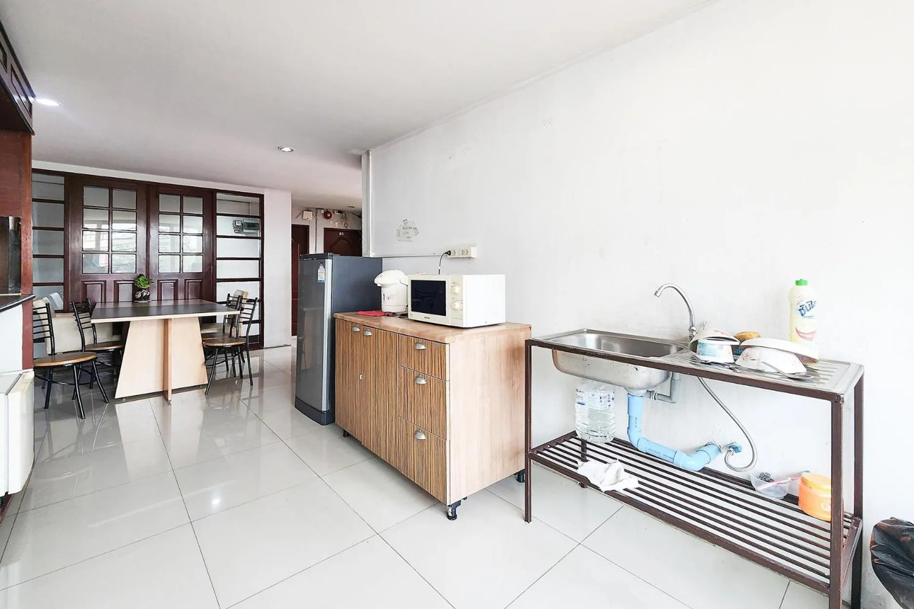 Kitchen or kitchenette in Freesia Bangphi Guest House