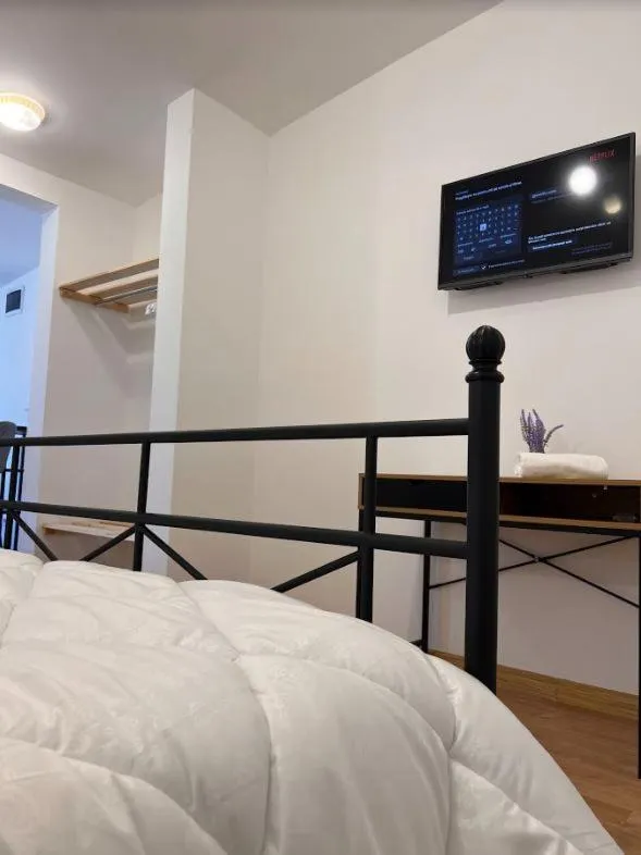 Bed in Premont Studios Ghimbav