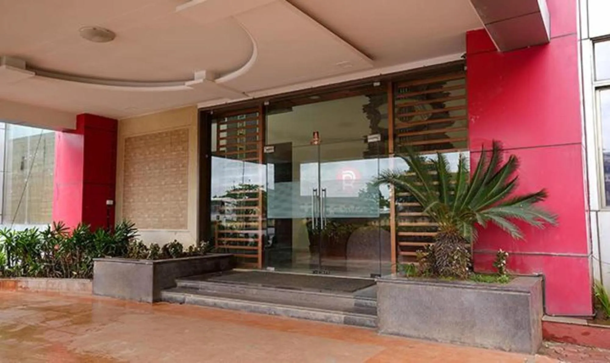 Facade/entrance in FabHotel Prime Rester Select Chakan