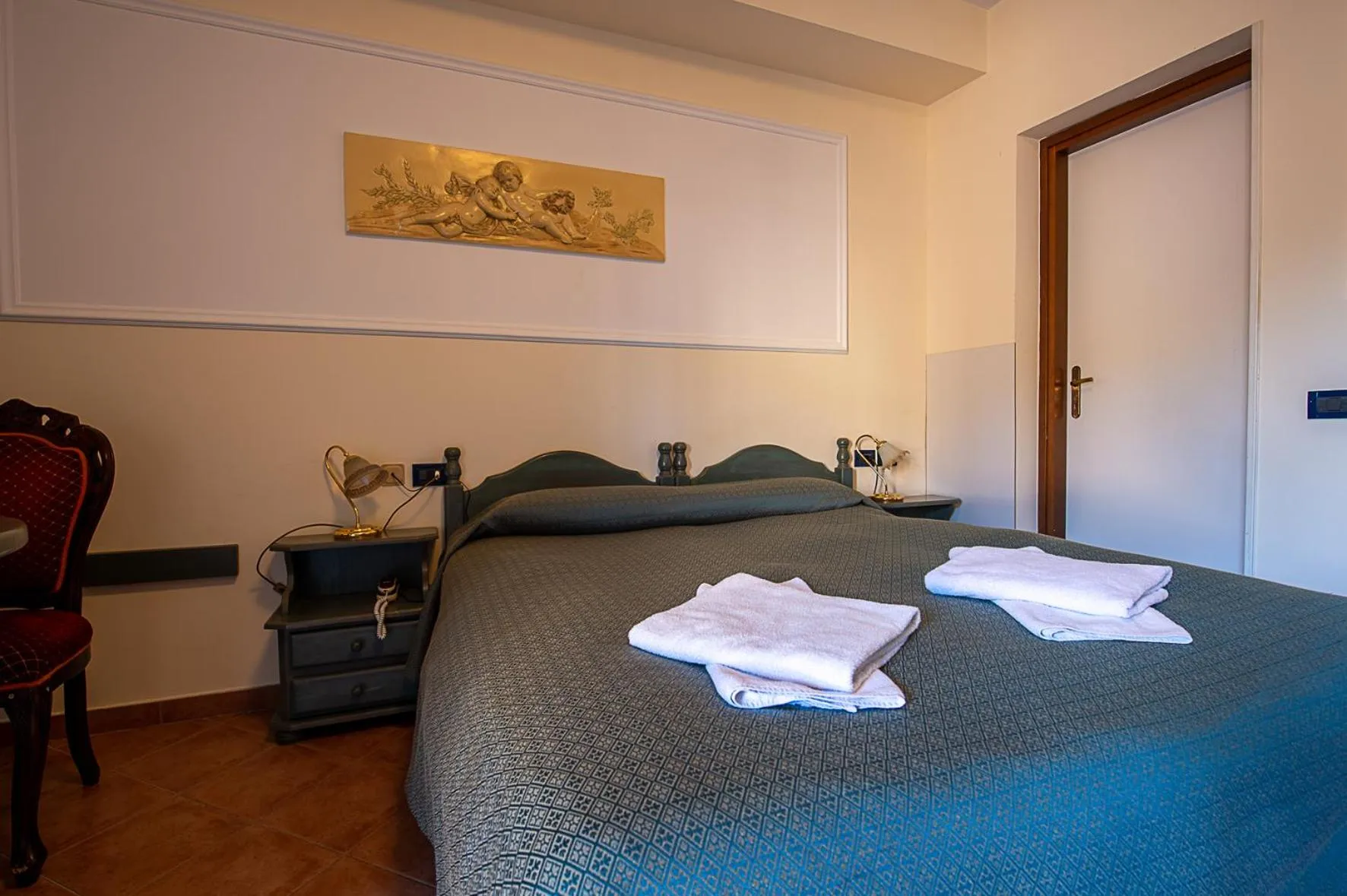 Photo of the whole room, Bed in Hotel Louis II