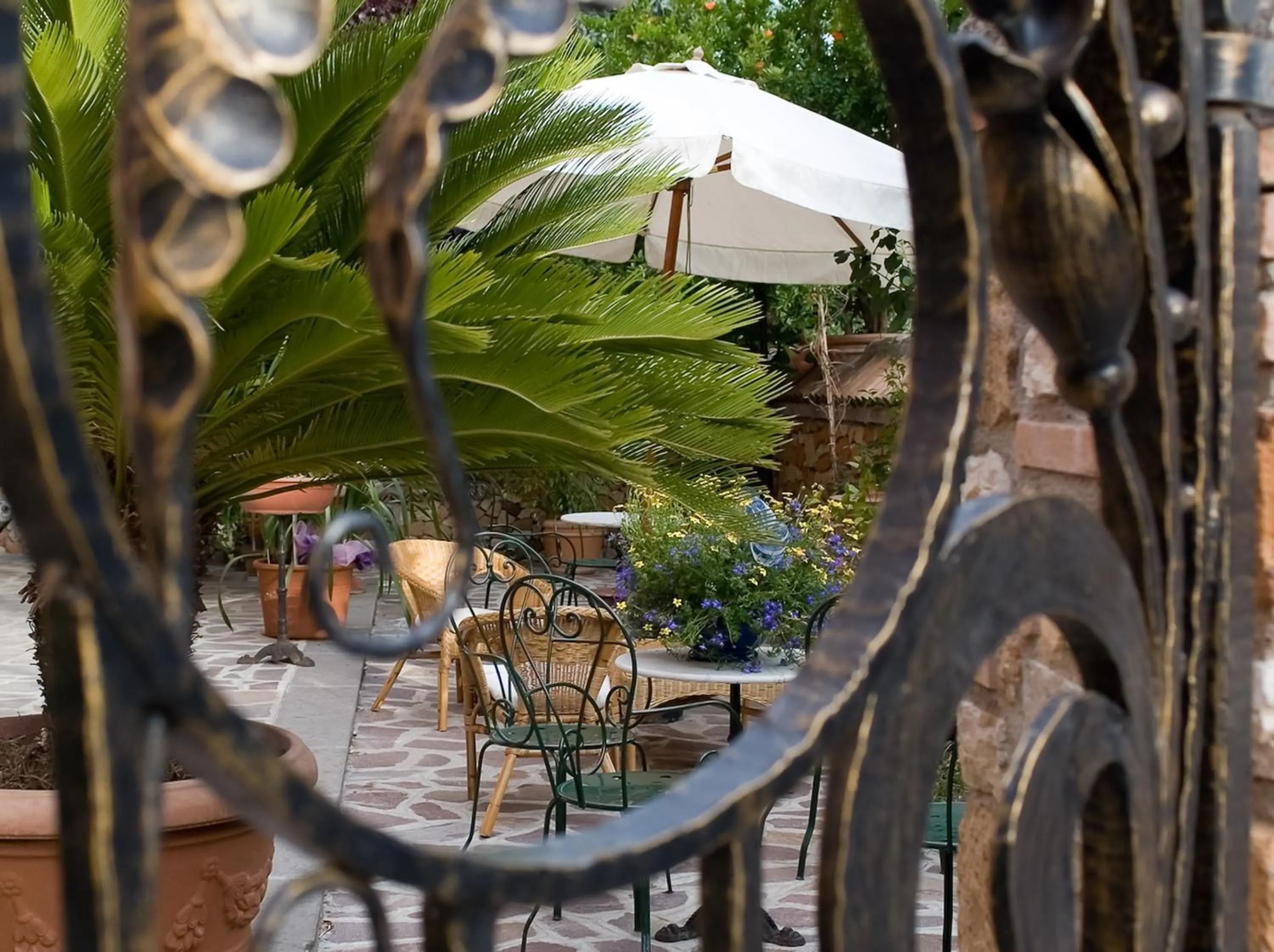 Restaurant/places to eat in Hotel Louis II