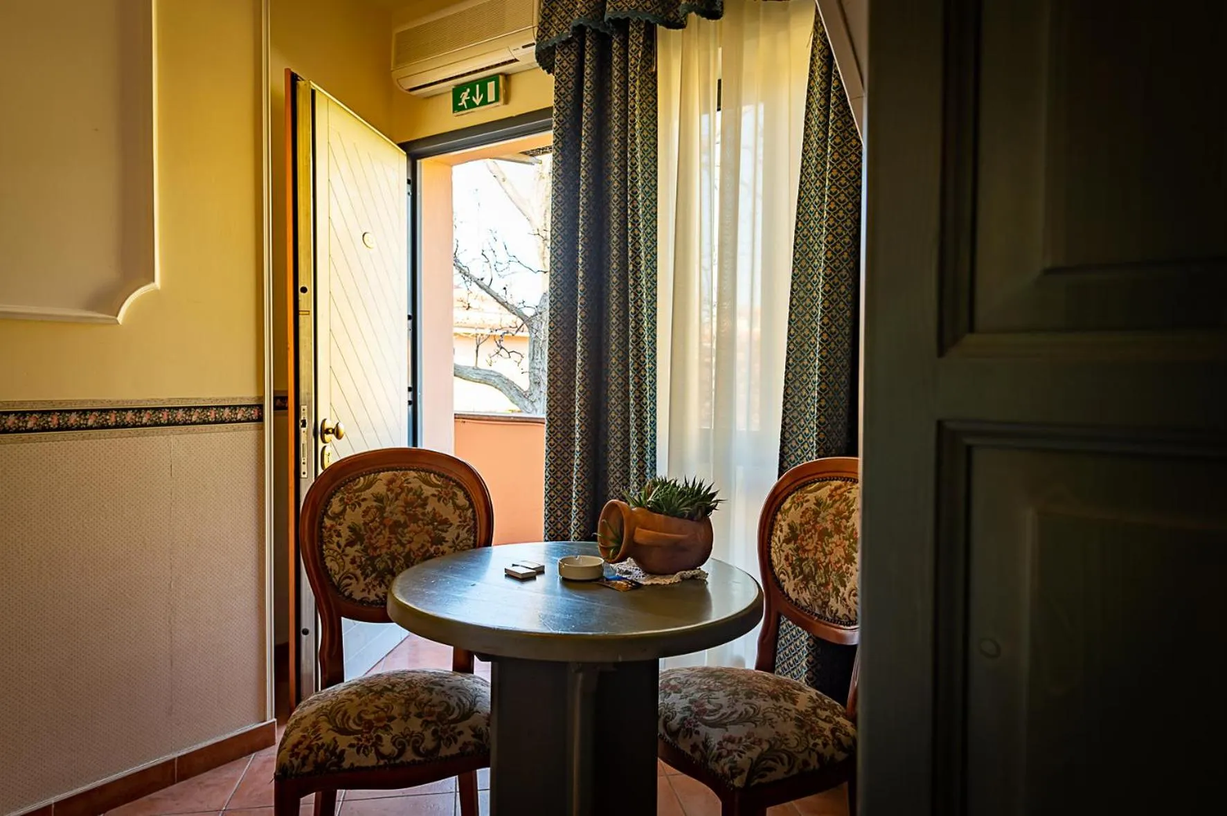 Seating area in Hotel Louis II