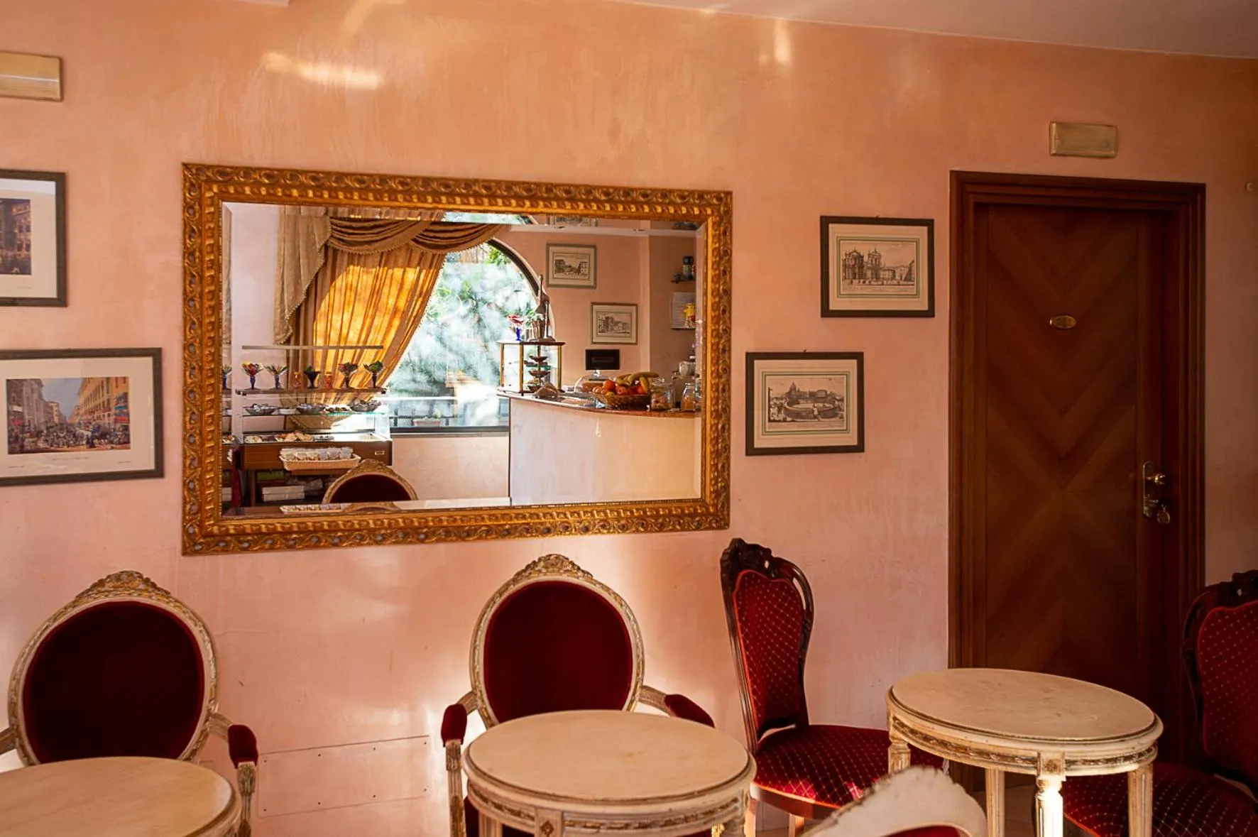 Lounge or bar in Hotel Louis II