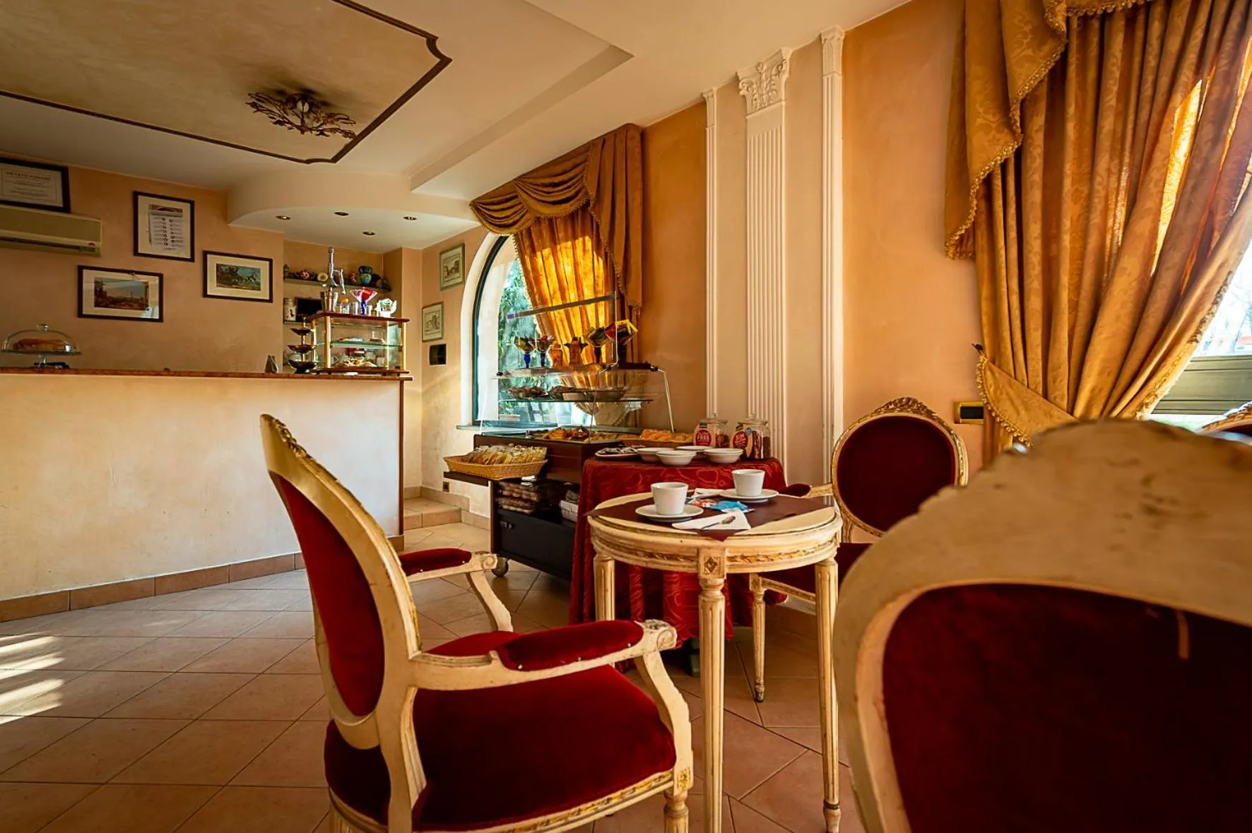 Lounge or bar in Hotel Louis II