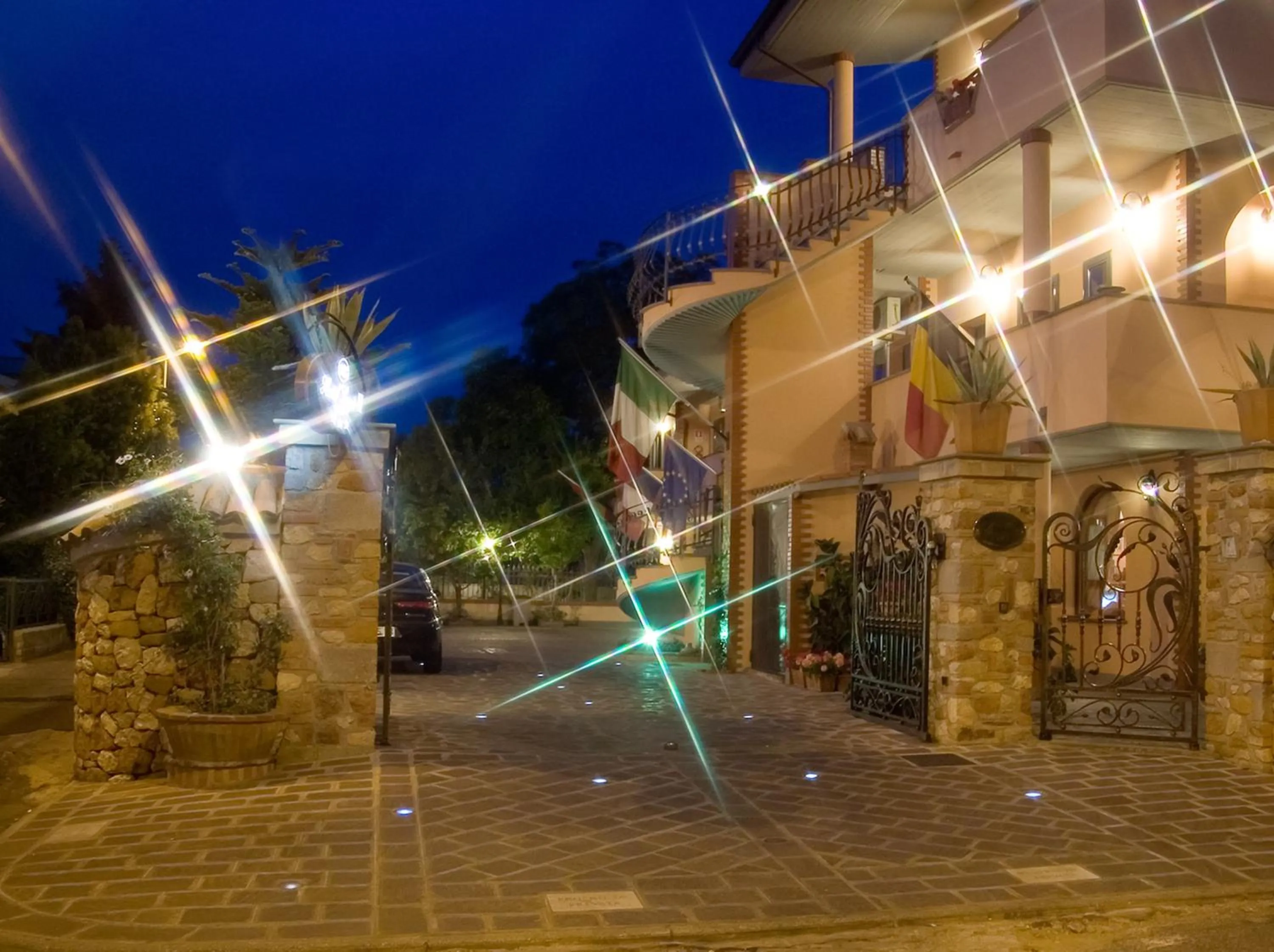 Facade/entrance in Hotel Louis II