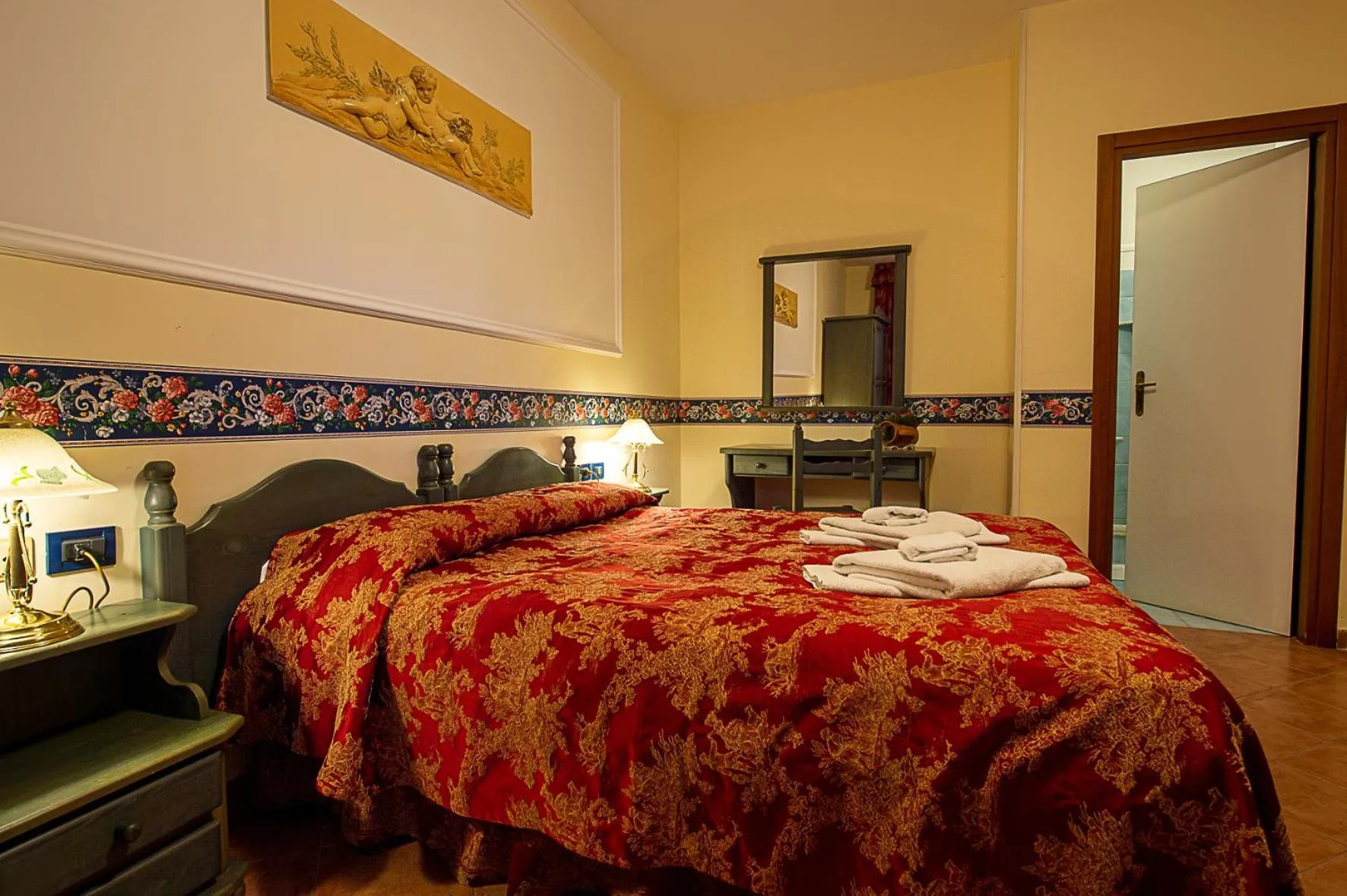 Photo of the whole room, Bed in Hotel Louis II