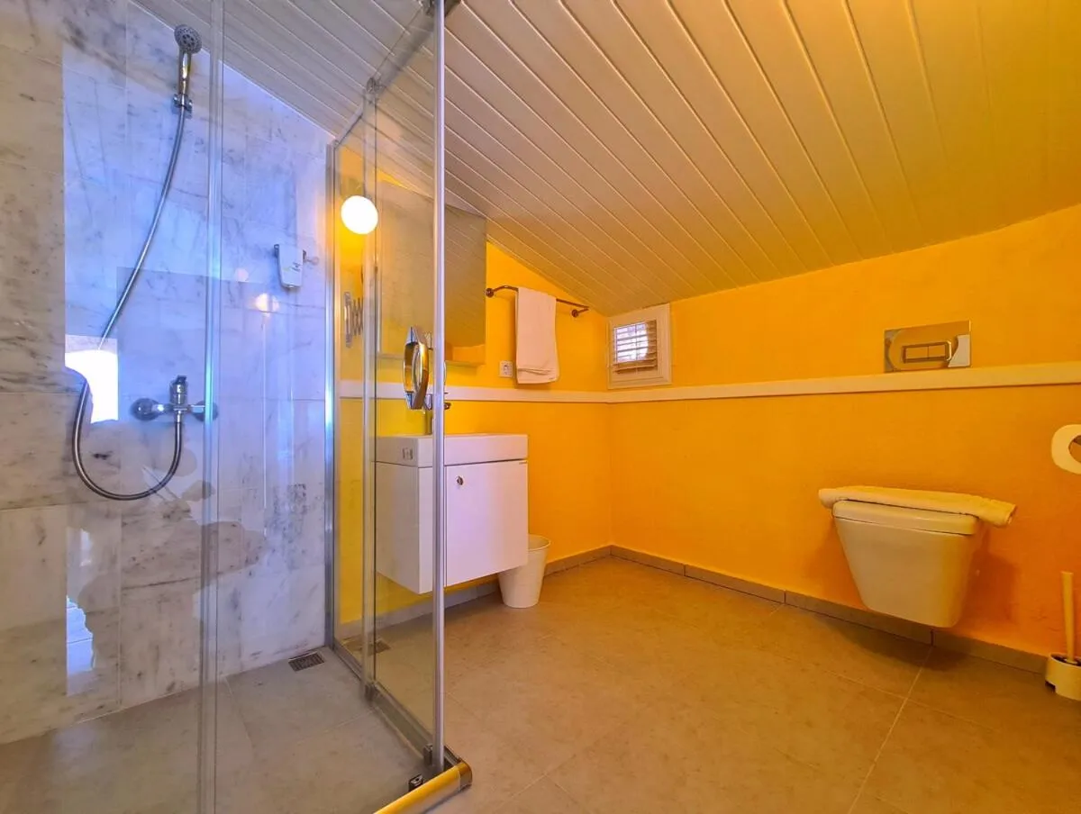Shower in VİLLA ÇAPA