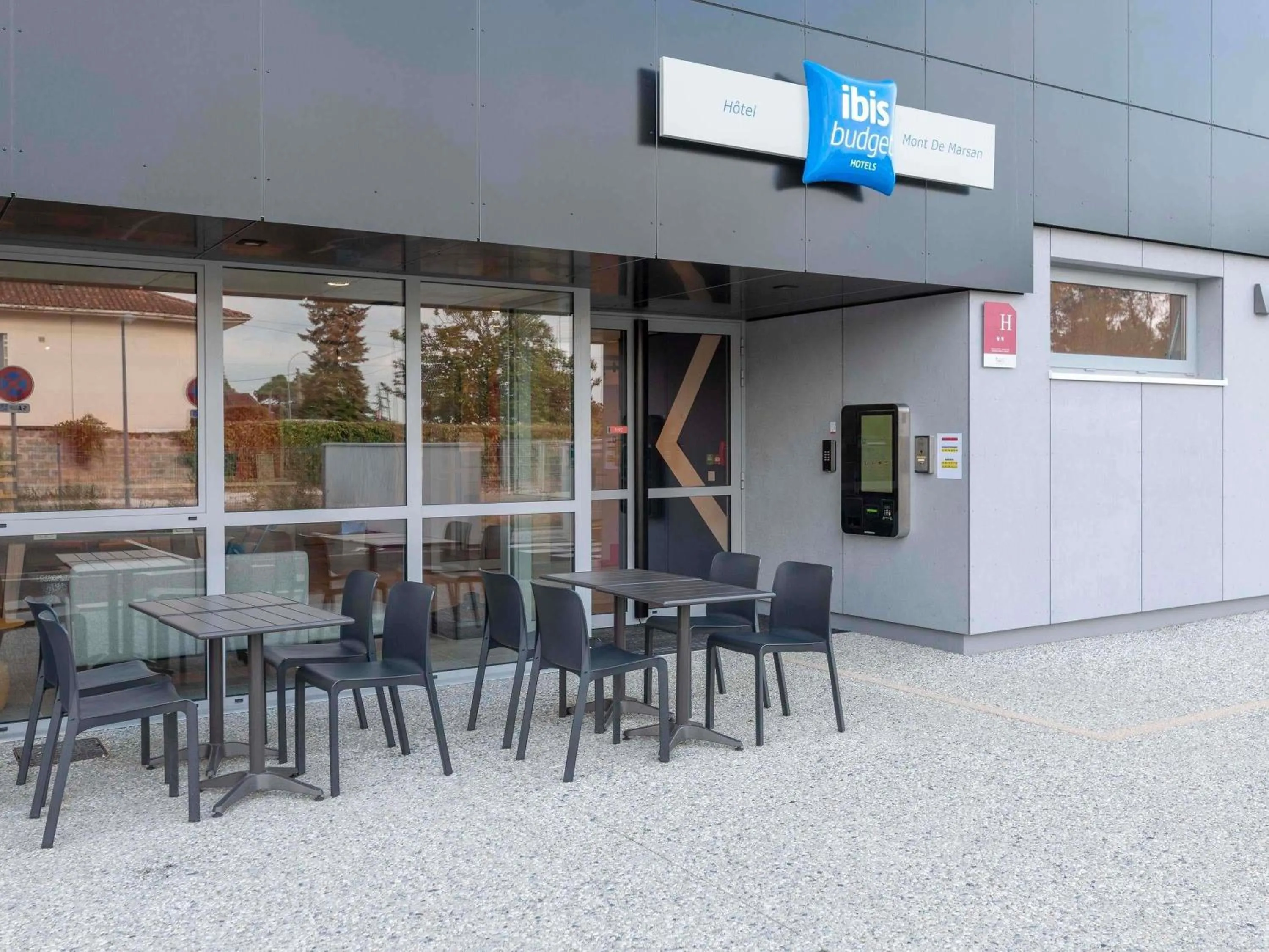 Property building in Hotel ibis Mont De Marsan