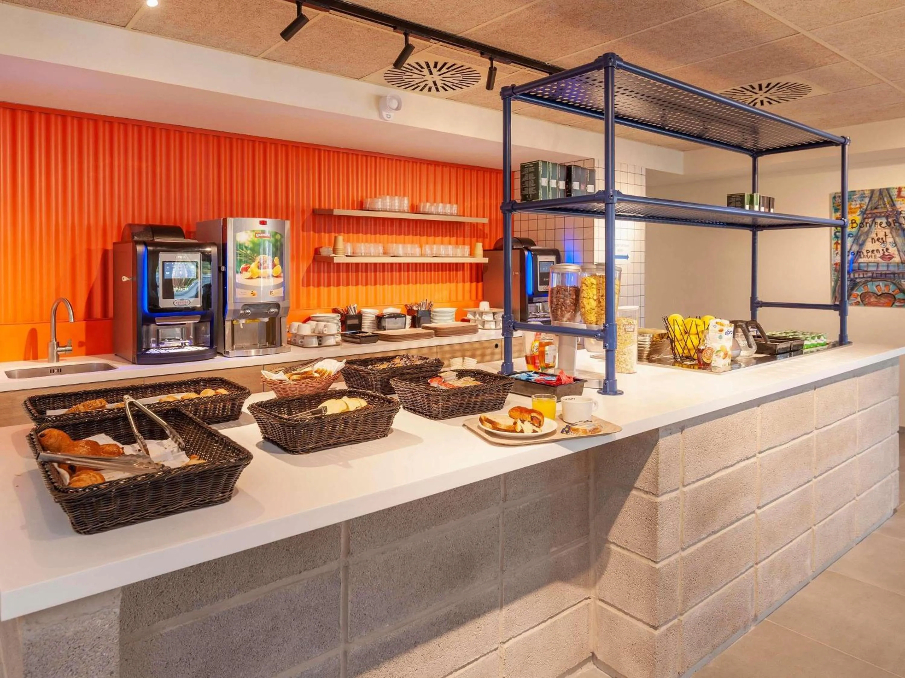 Property building in Hotel ibis Mont De Marsan