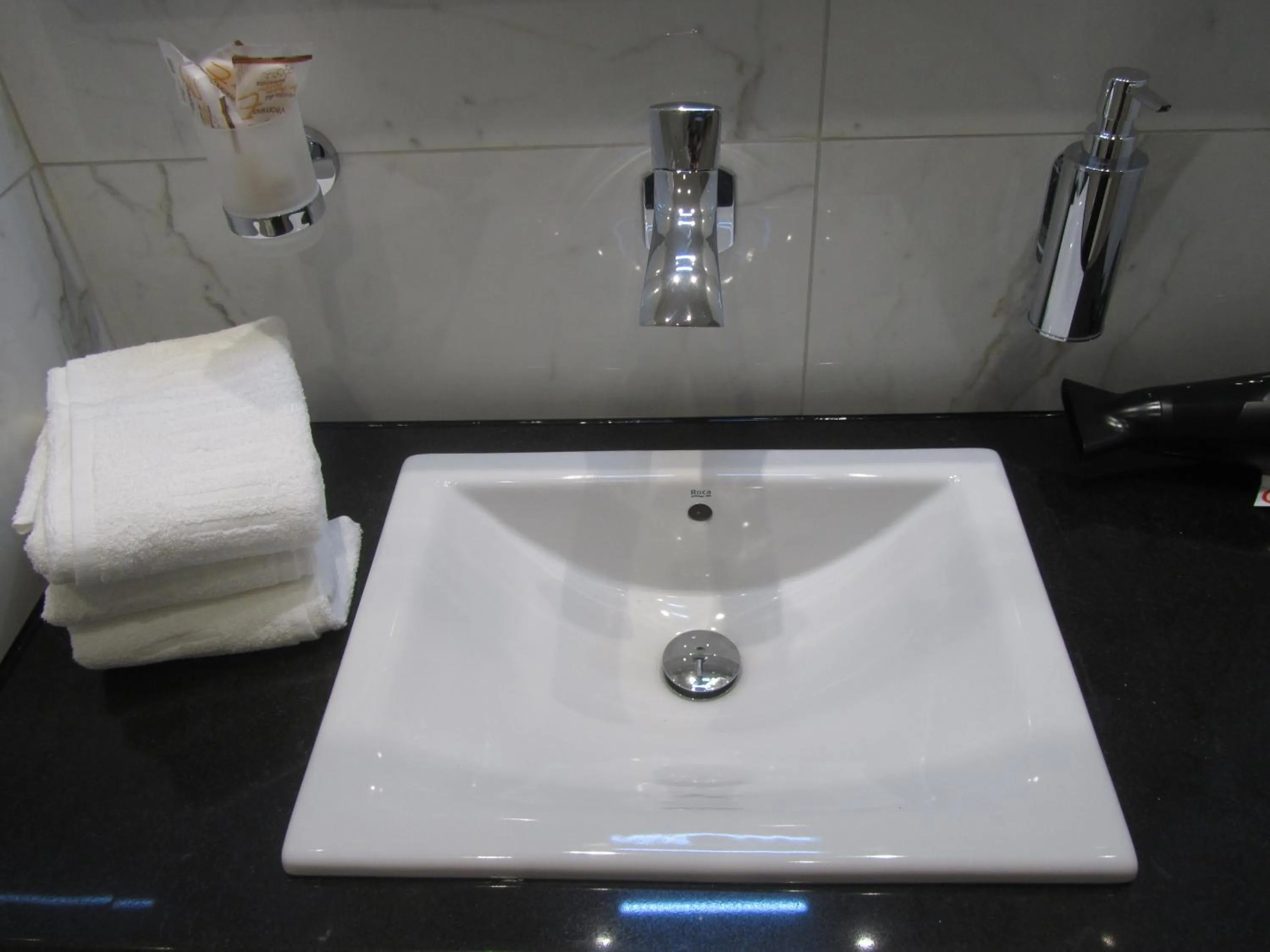 Bathroom in Hotel Borgovico