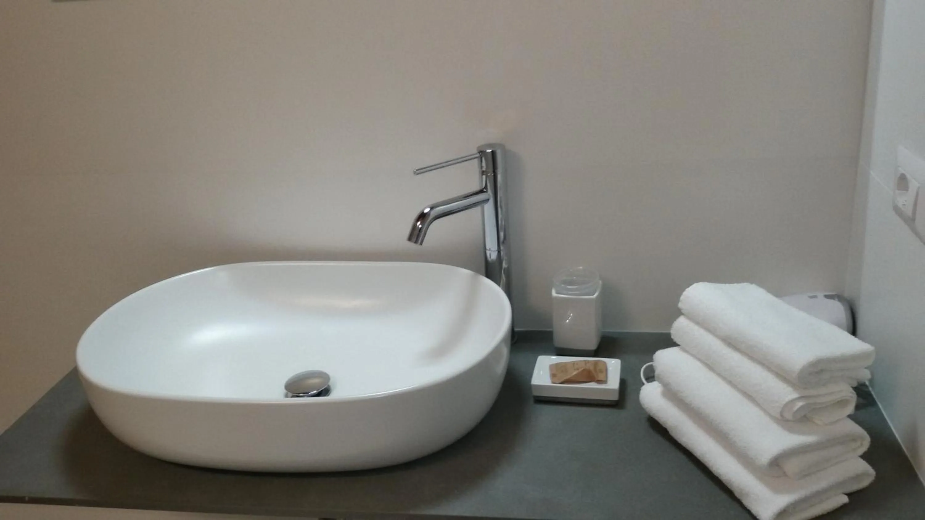 Bathroom in Hotel Borgovico