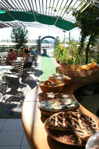 Buffet breakfast in Hotel Vela Velo Club Vieste