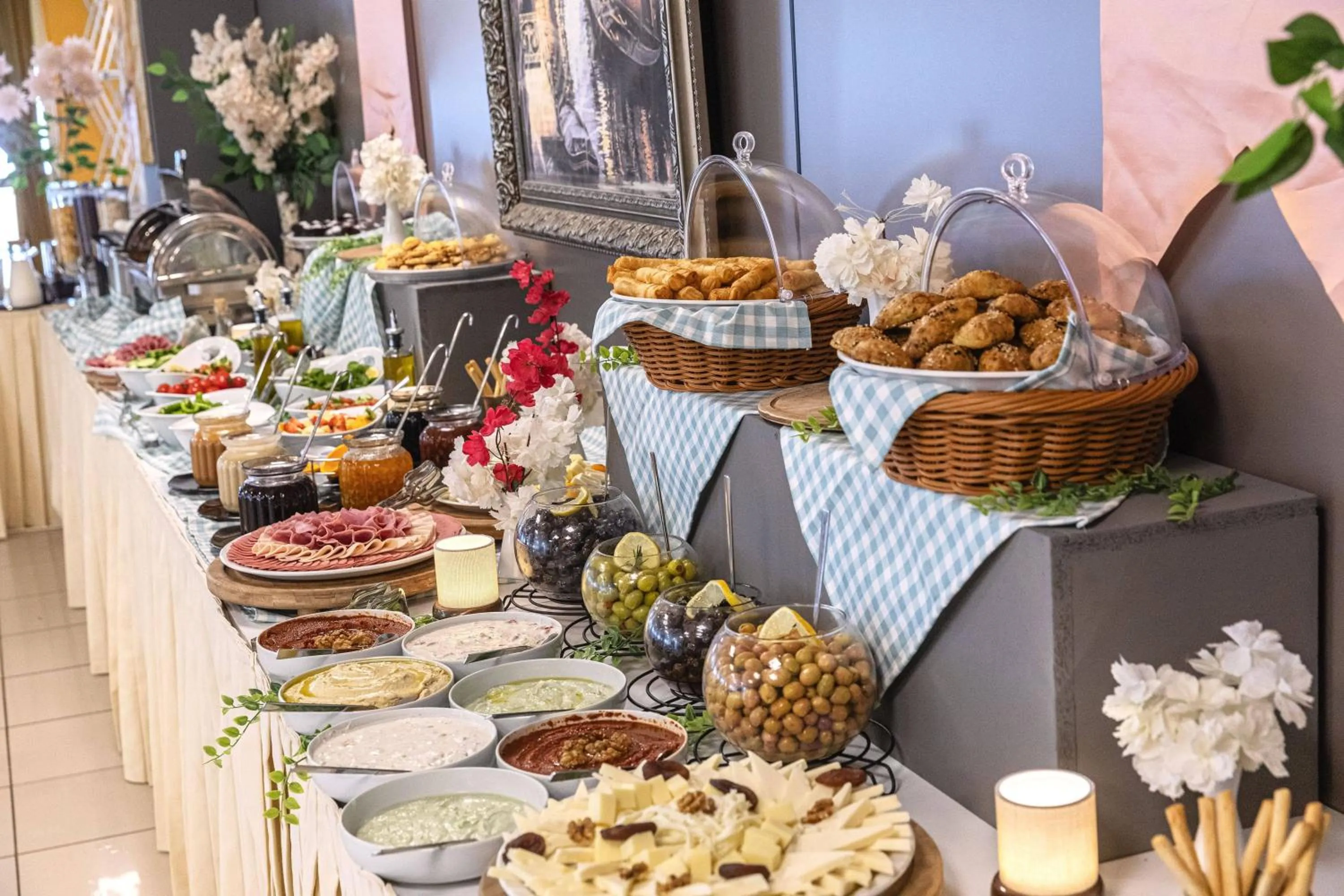 Buffet breakfast in KİRAZ BEACH OTEL