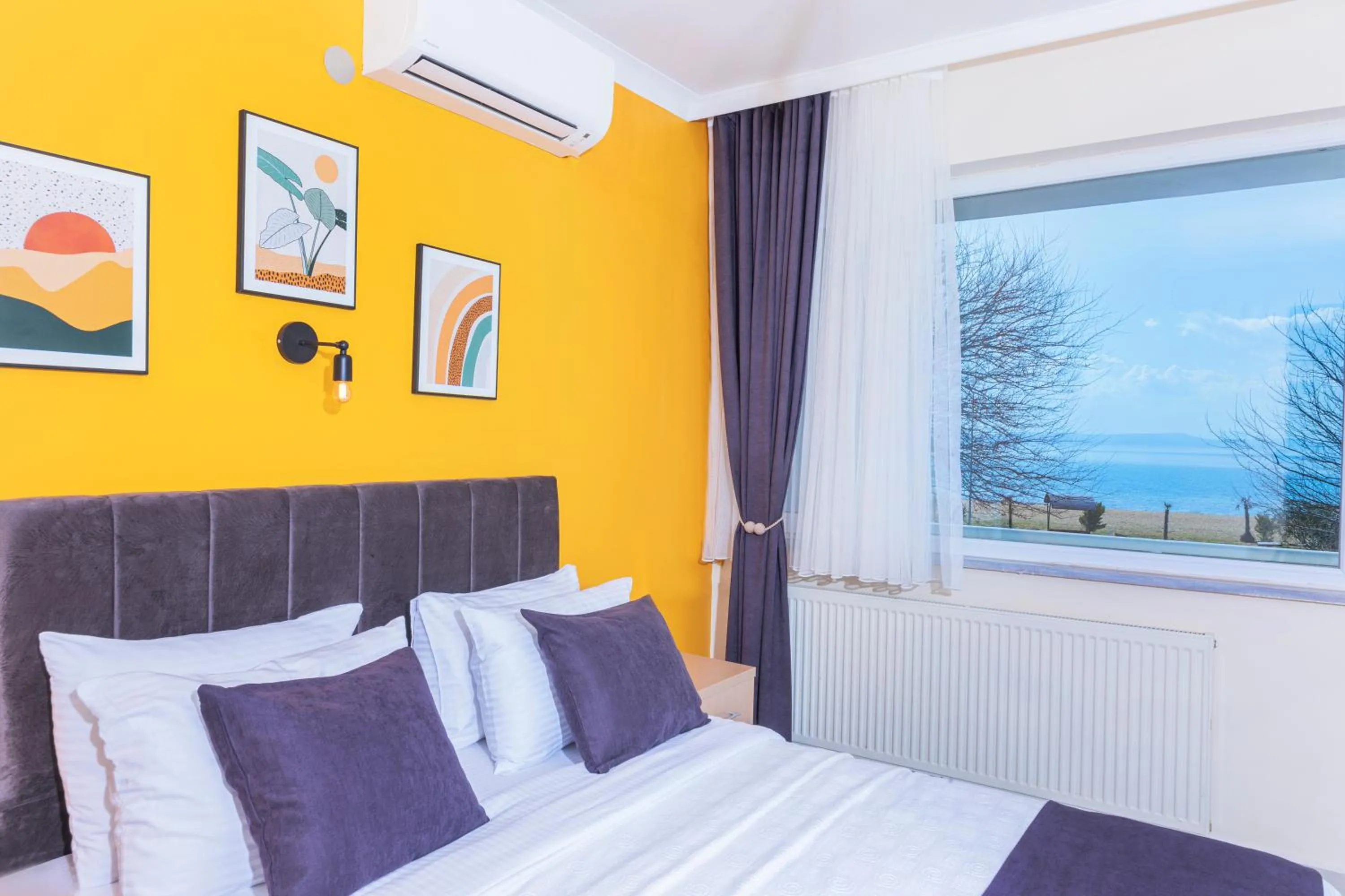 Bed in KİRAZ BEACH OTEL