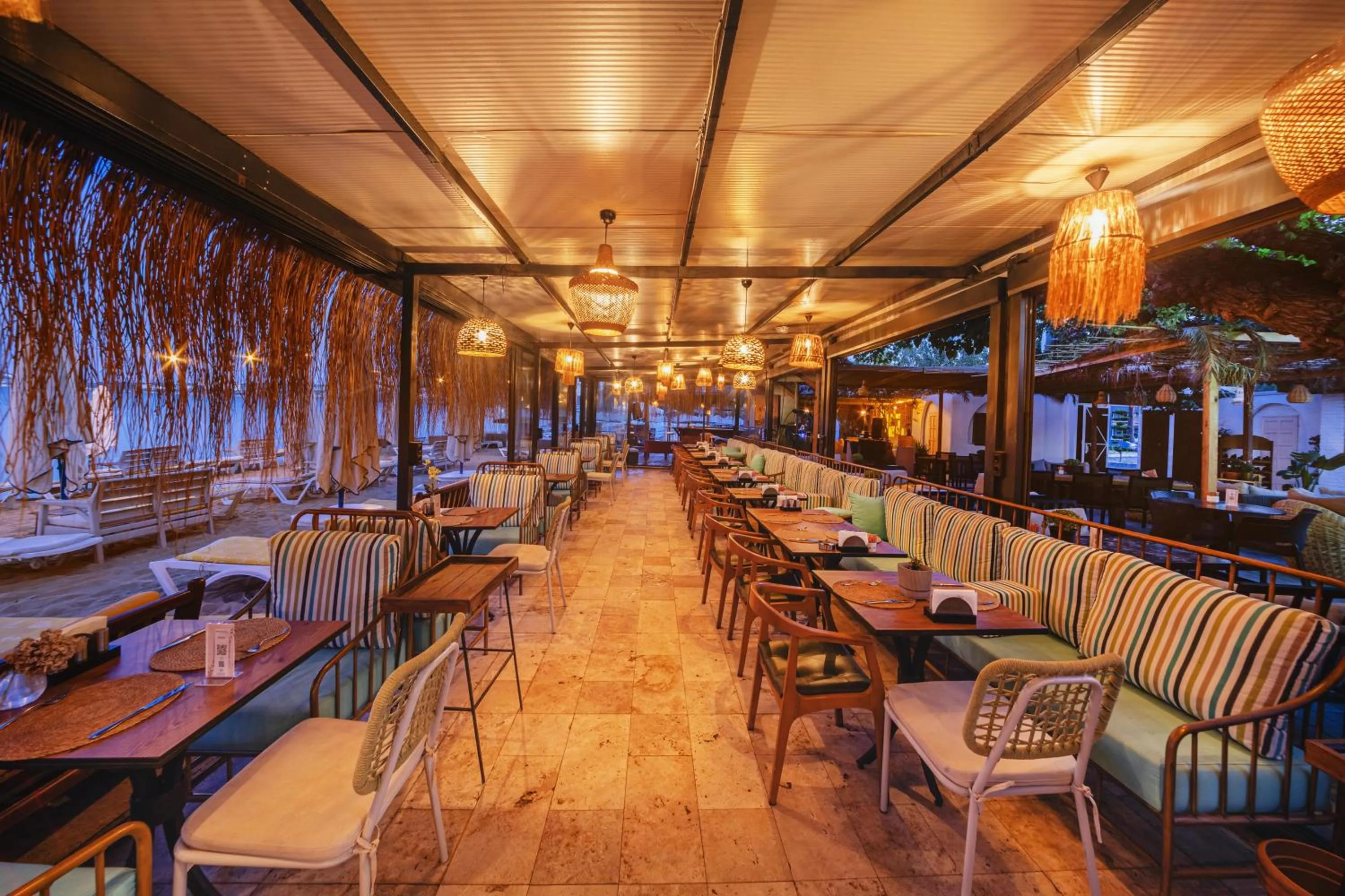 Seating area in KİRAZ BEACH OTEL