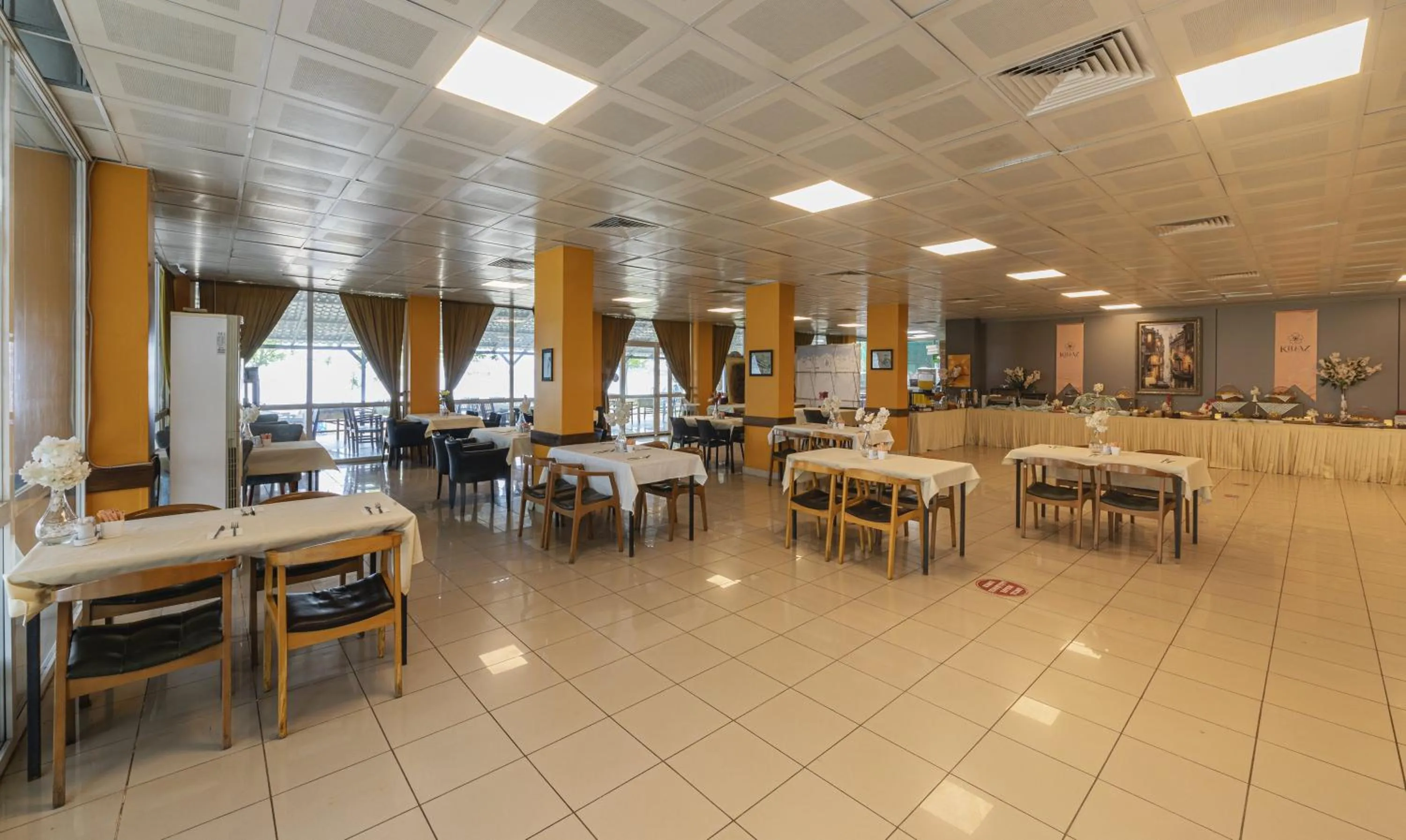 Restaurant/places to eat in KİRAZ BEACH OTEL