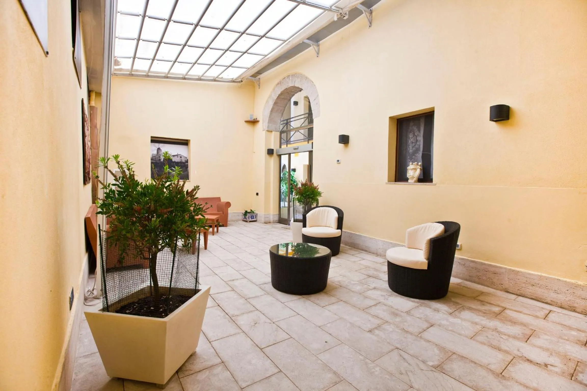 Patio in Residence Cortile Mercè