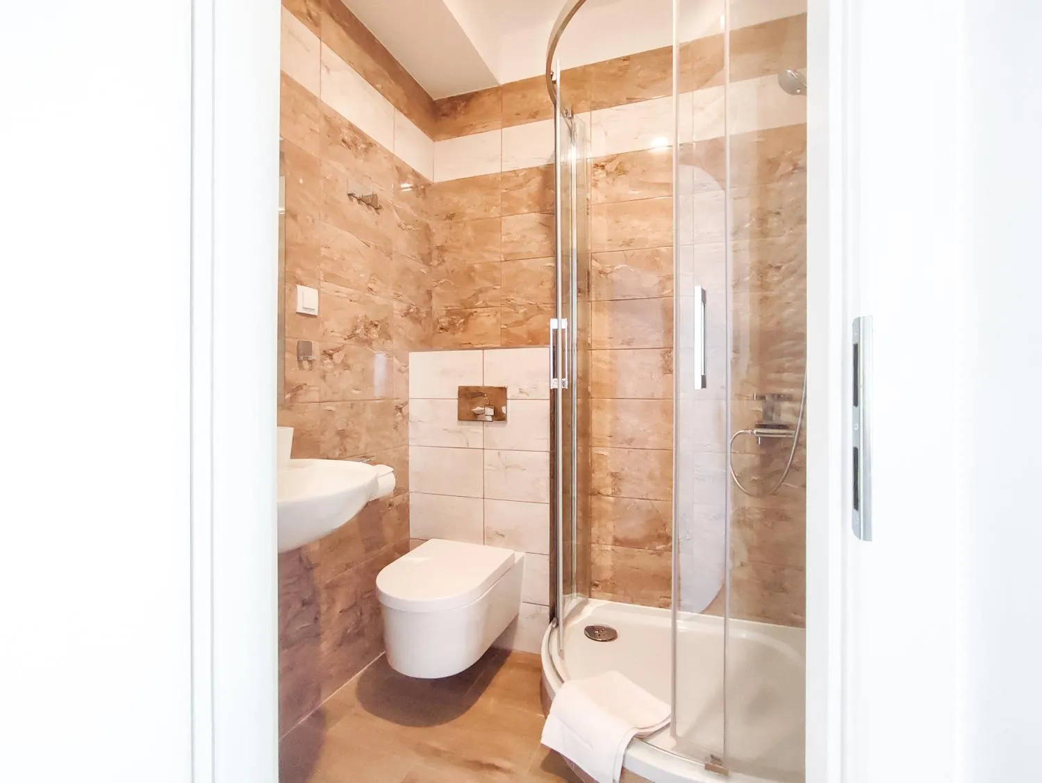 Shower in Apart Hostel S8